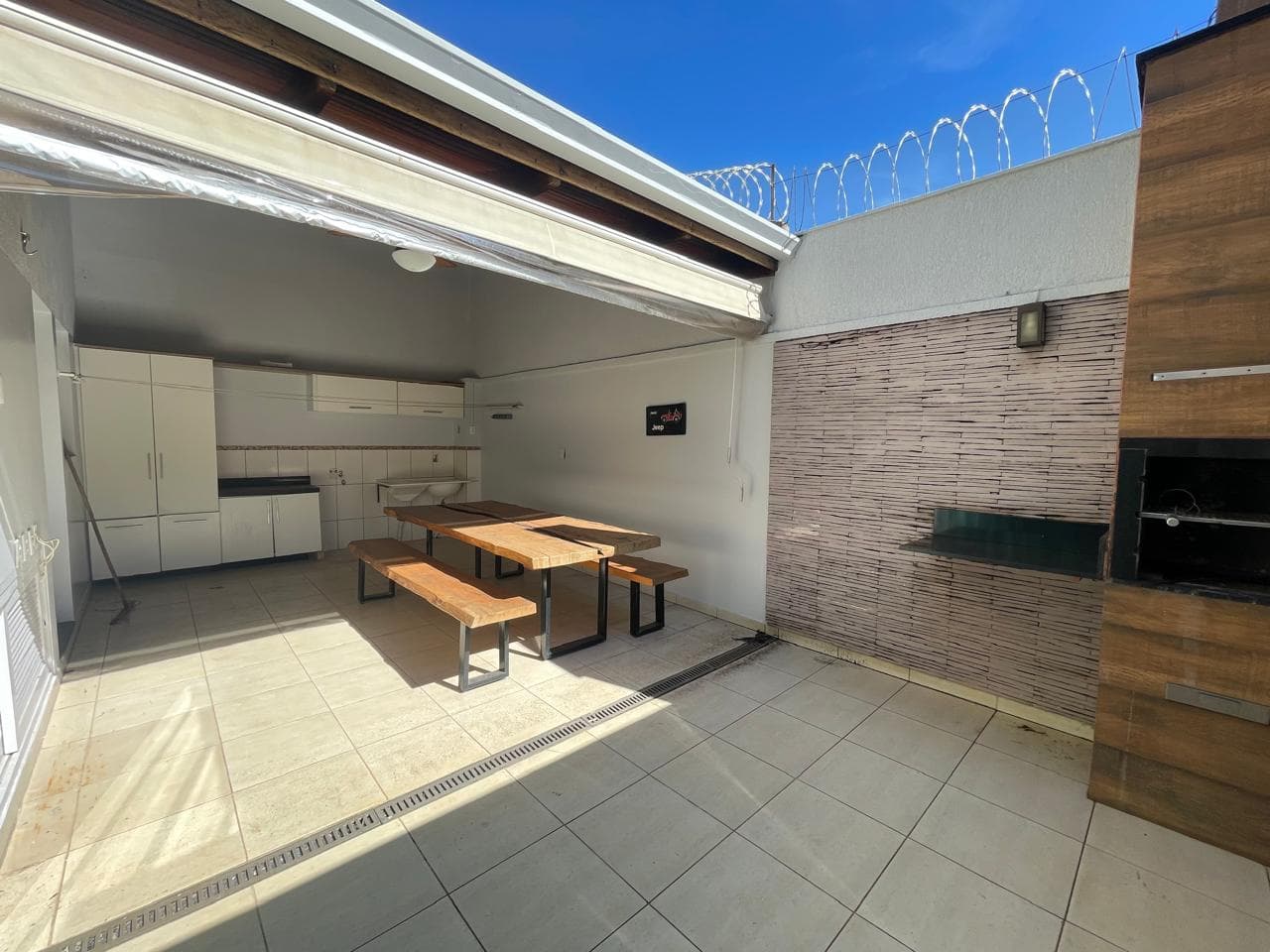 Sobrado em Condomínio Fechado  145m², Sobrado 3 Quartos com Suíte, Condomínio Fechado