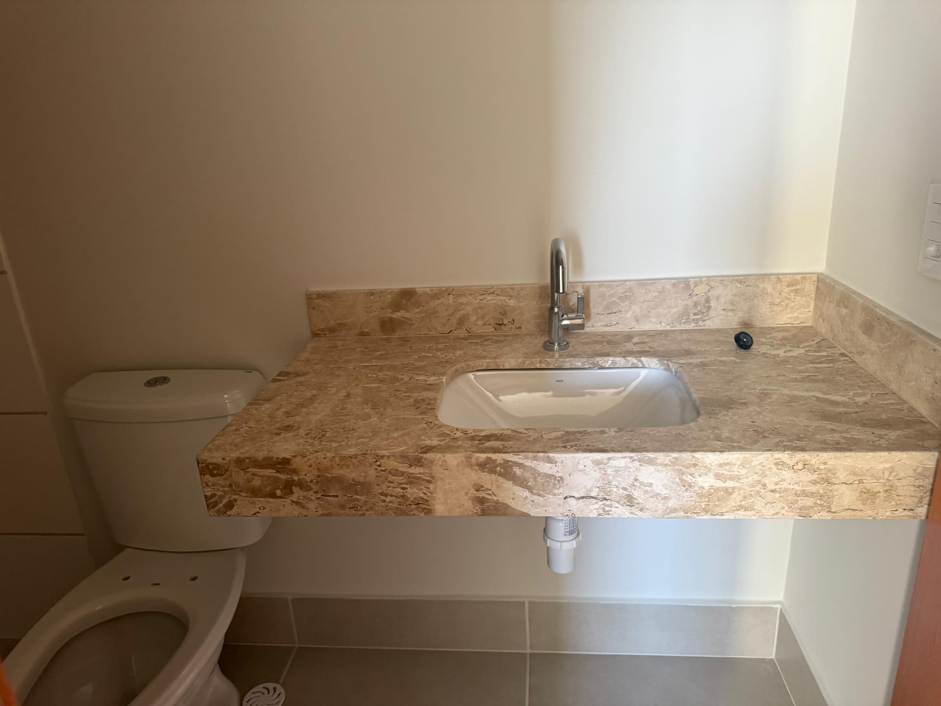 Apartamento novíssimo 2 quartos no Bueno