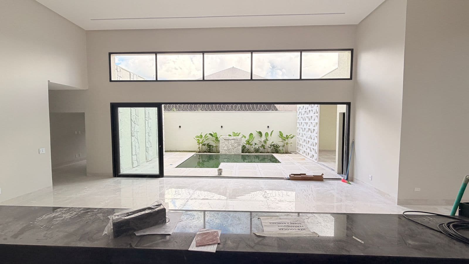 Casa Nova 4Quartos com suítes, sala ampla, sozinha lote, e Espaço Home Cinema Jardim Atlântico