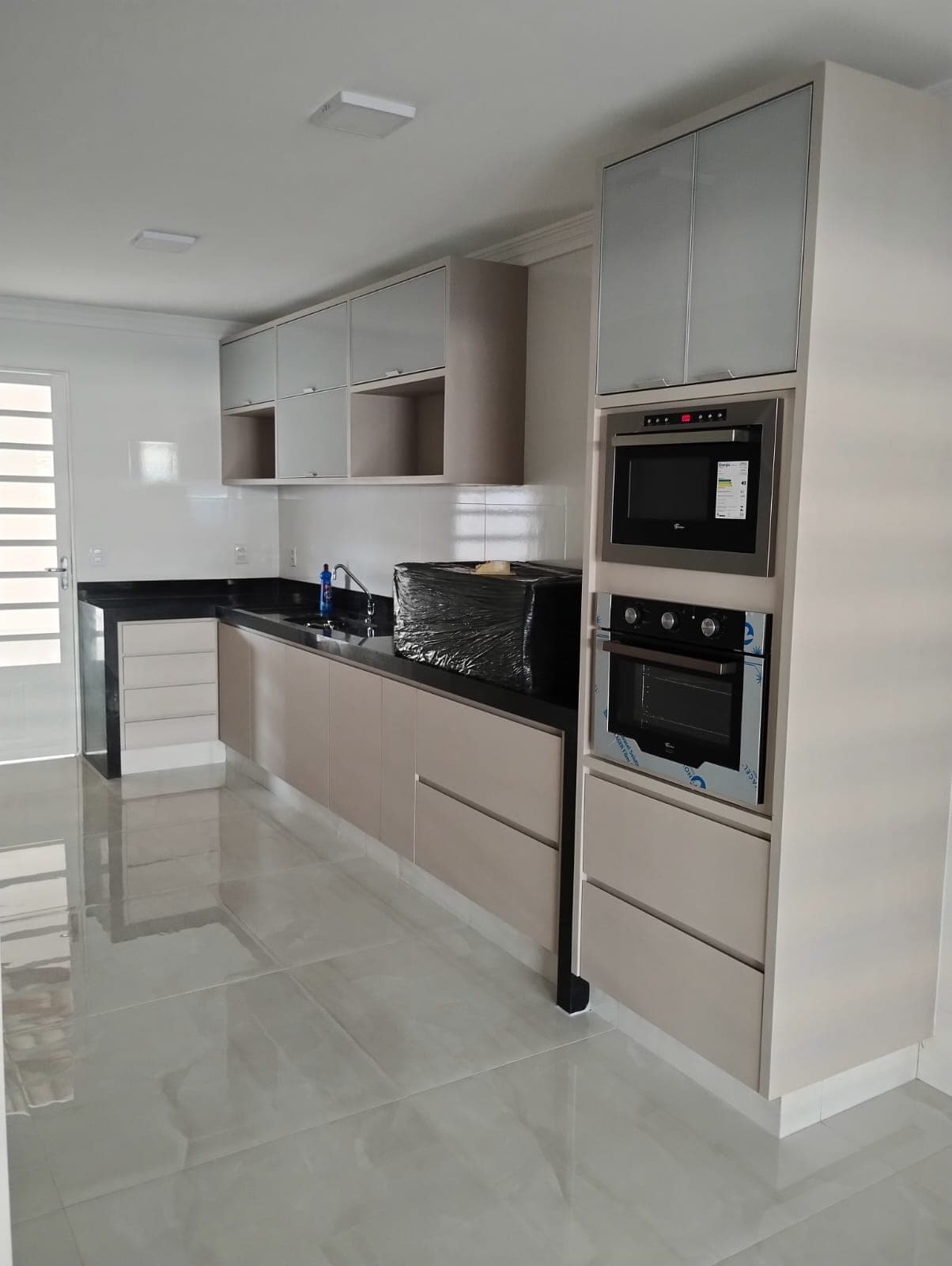 Casa Venda Parque Atheneu 260 m² 3 Quartos uma suíte, Sala, Area serviço, cozinha com armários- Goiania