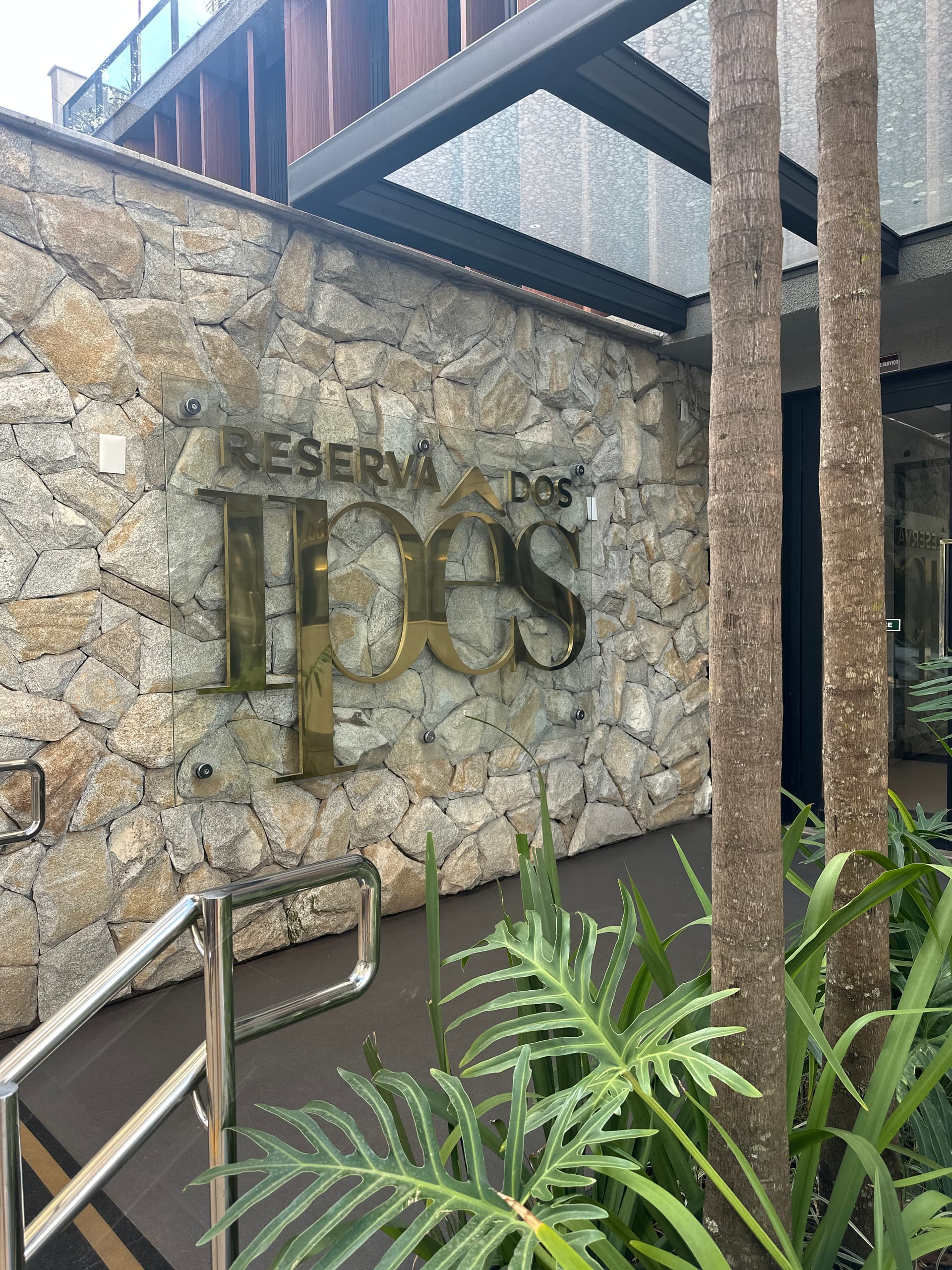 APARTAMENTO NO RESERVA DOS IPES