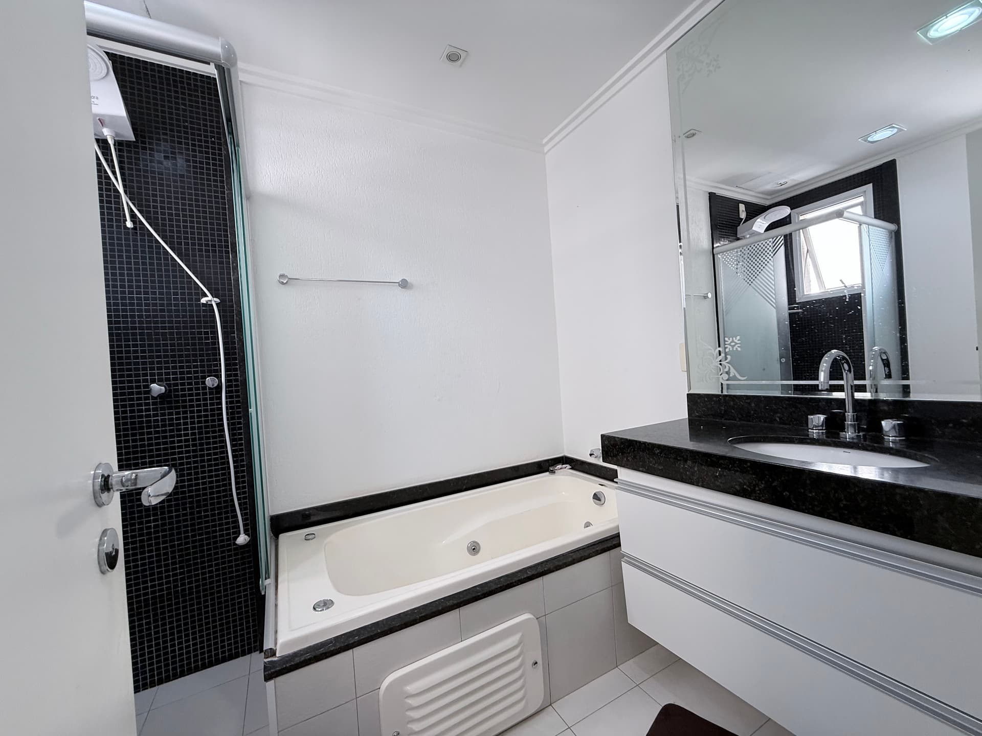 Apartamento Jardim Goiás  3 suites