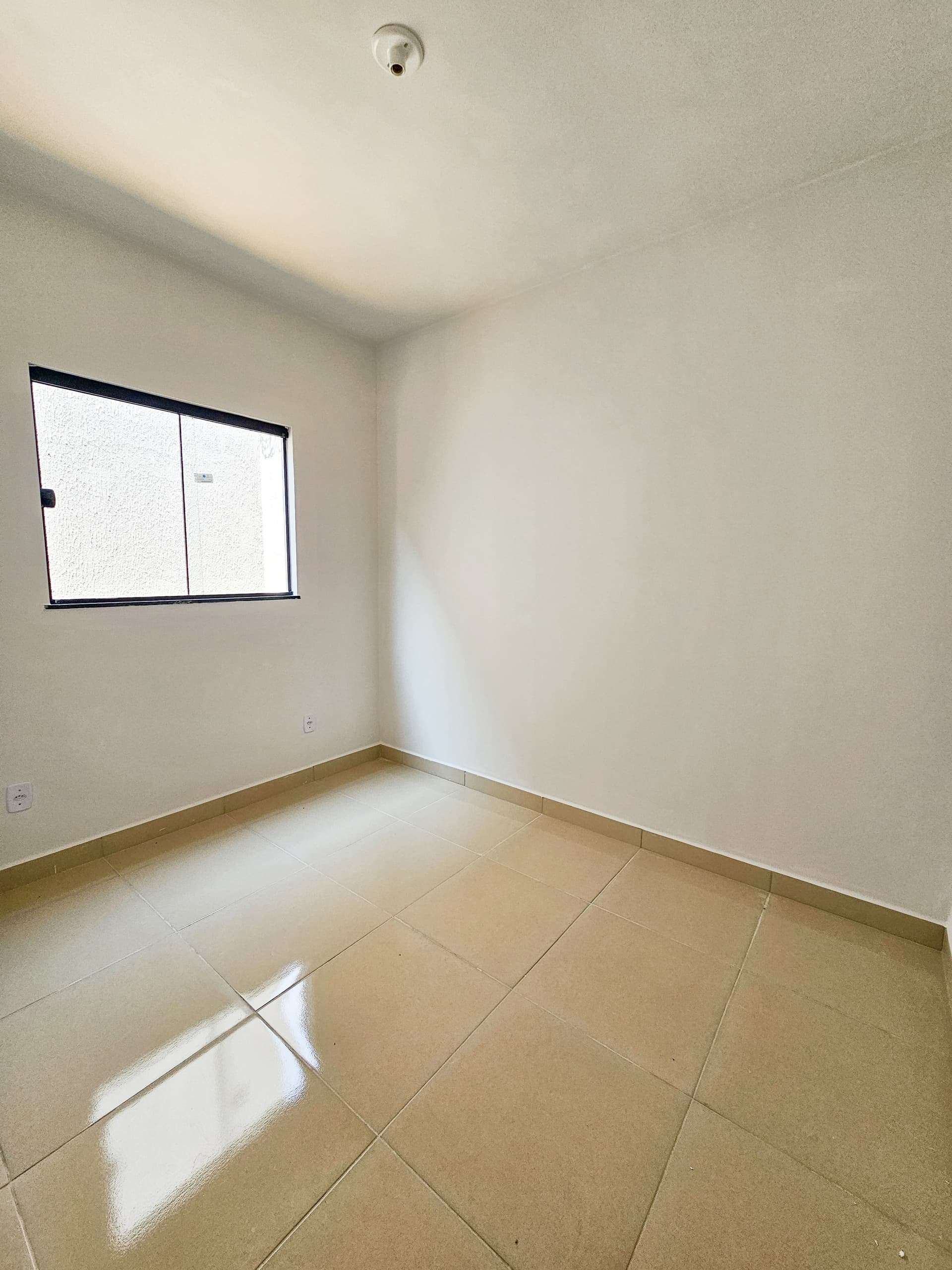 Casa Térrea 2 Quartos com Suíte Nova c/ e Varanda Gourmet – Santa Efigênia