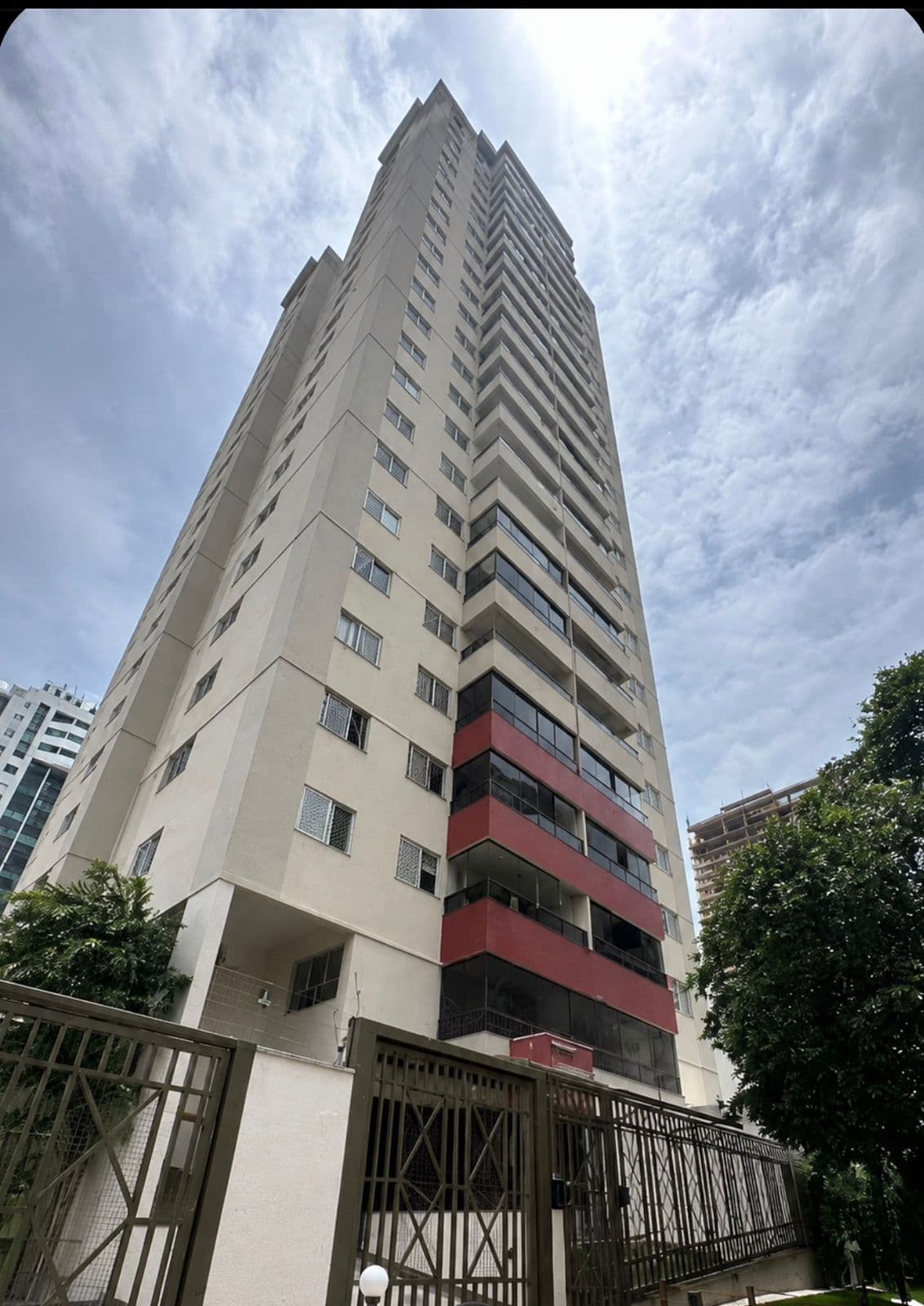 Apartamento 3 Quartos uma Suite, armários,  2 Vagas Paralelas setor bela vista,