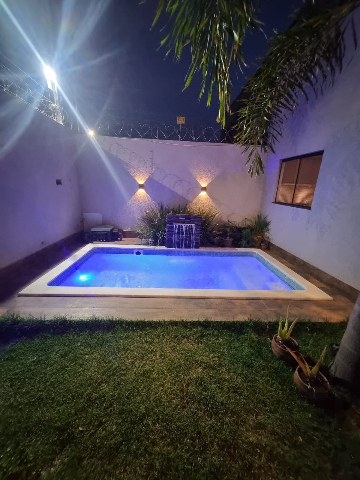 CASA À VENDA JARDIM ITAIPU 3 QUARTOS COM PISCINA