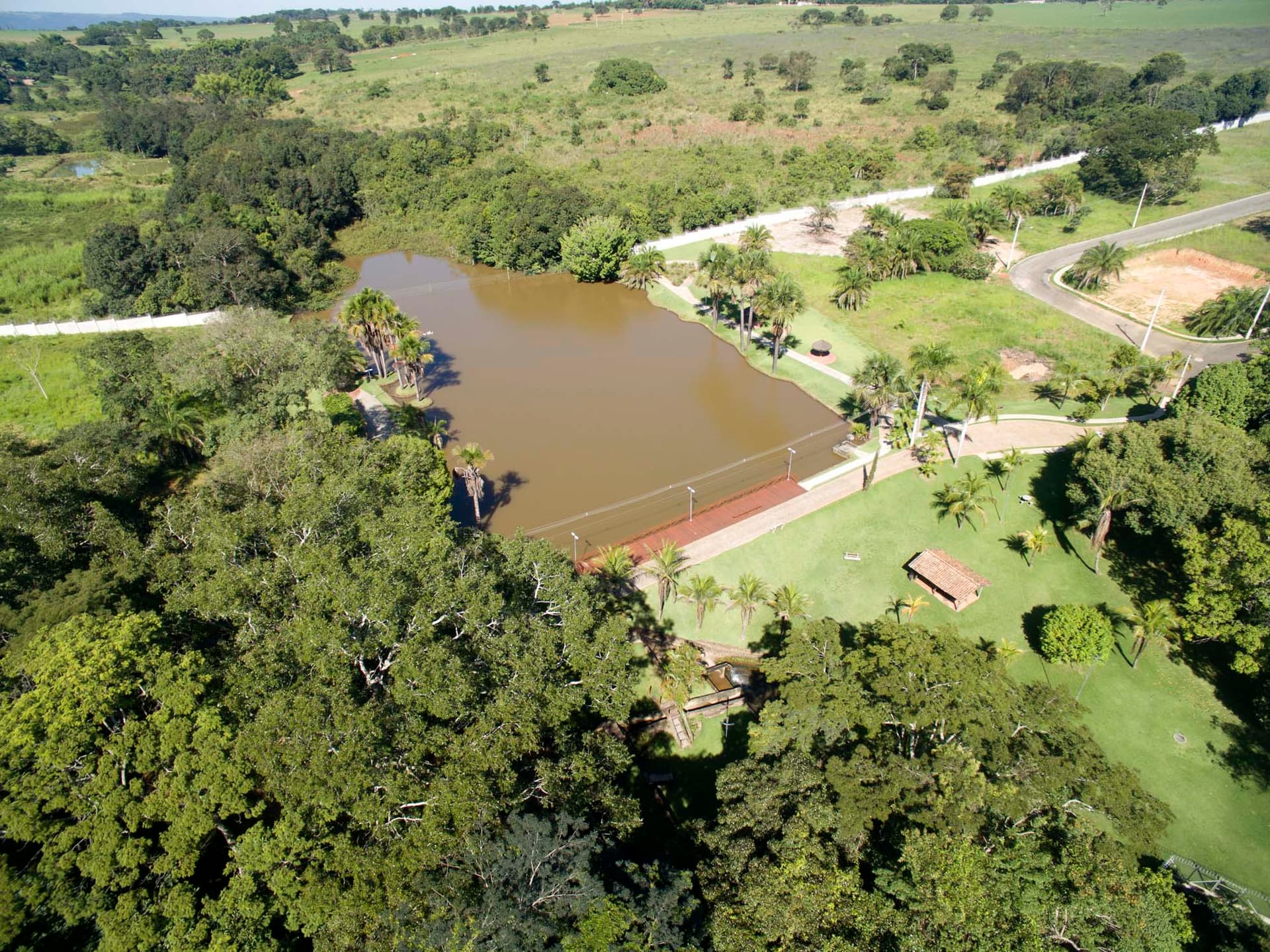 Lote em condomínio de Chácaras Recanto Paraíso 1208m - Perto da Portaria