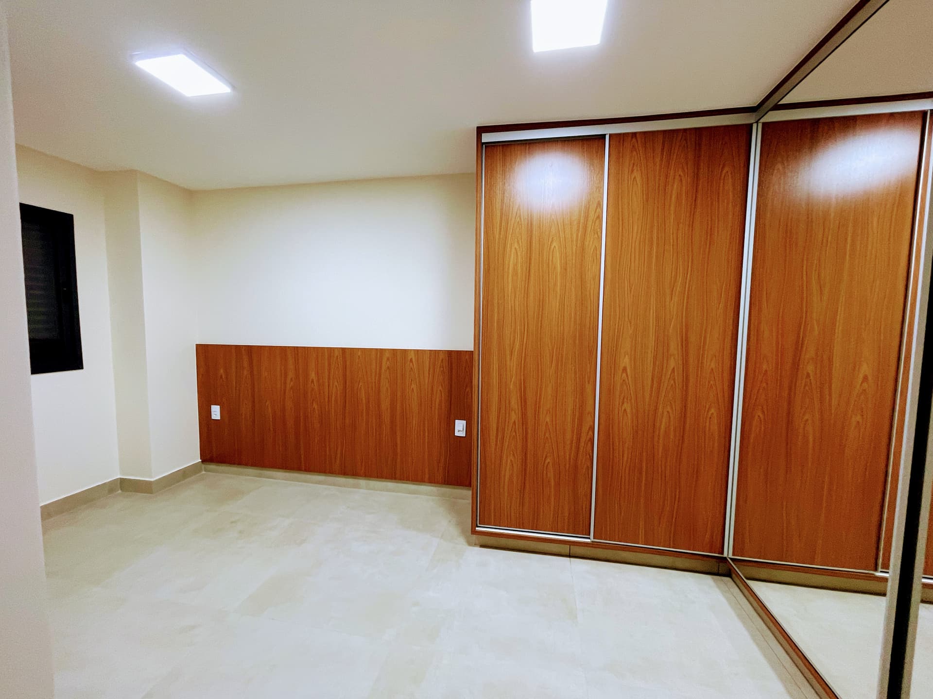 Setor Pedro Ludovico | Goiânia/GO | 70,20 m², 2 suítes completo armários Andar alto, Nascente R$ 750.000