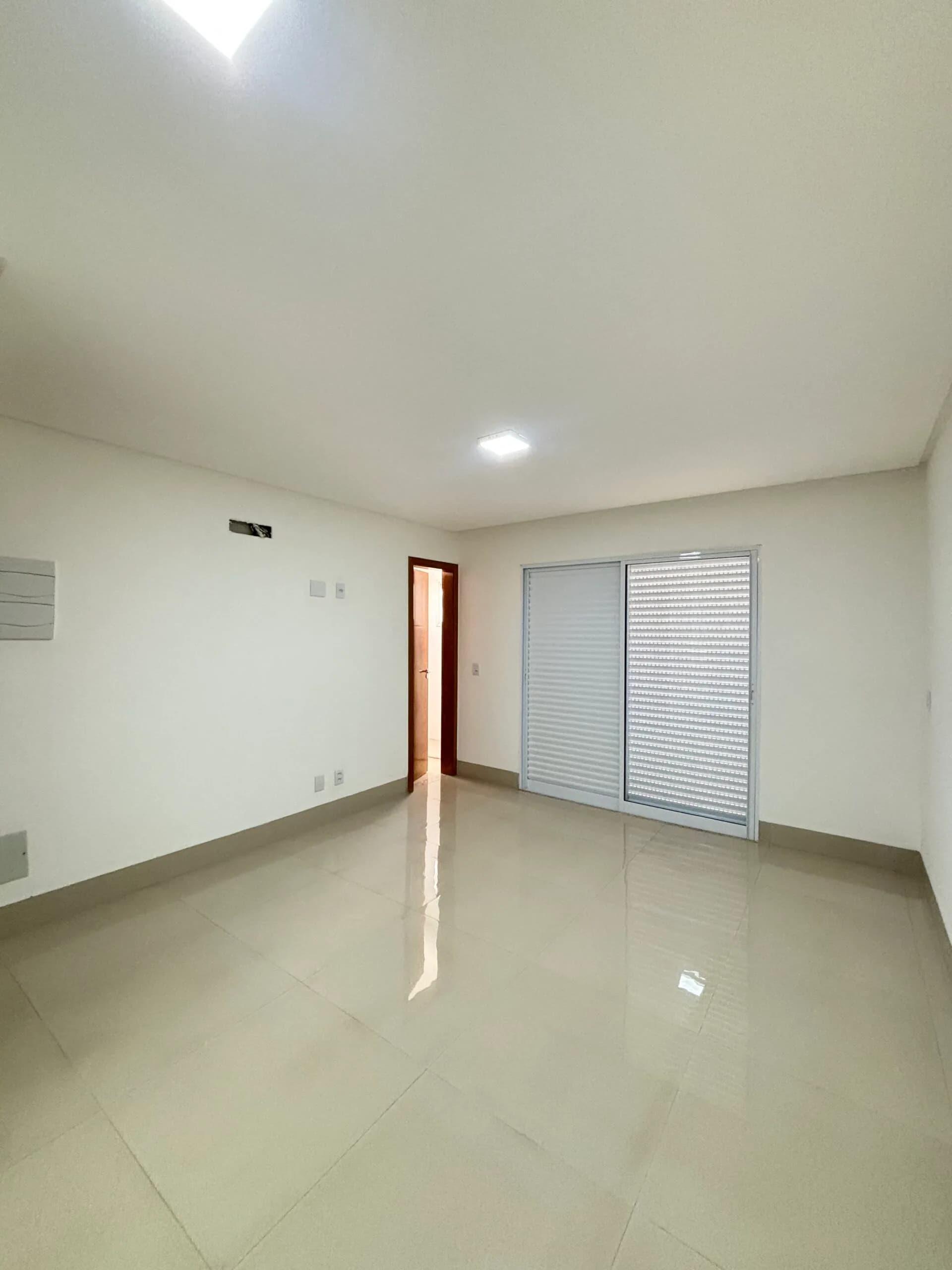 Sobrado Novo com 3 Suítes no Bairro Cardoso, sobrados Individuai, Quintal Condomínio Completo R$ 940 Mil