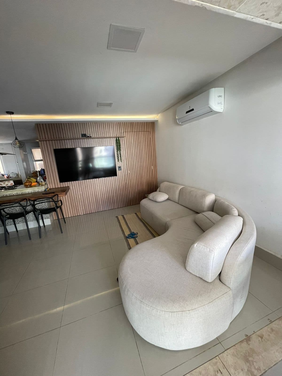 APARTAMENTO SETOR BUENO 130 M² | 4 QUARTOS | 3 SUÍTES | 3 VAGAS | NASCENTE | ANDAR ALTO