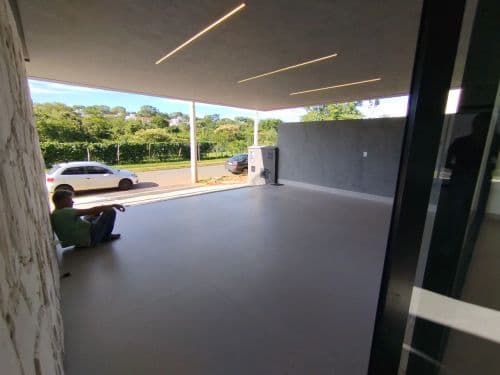 Casa Alto Padrão no Jardins Capri | 4 Quartos | 3 Suítes | Vista para Mata