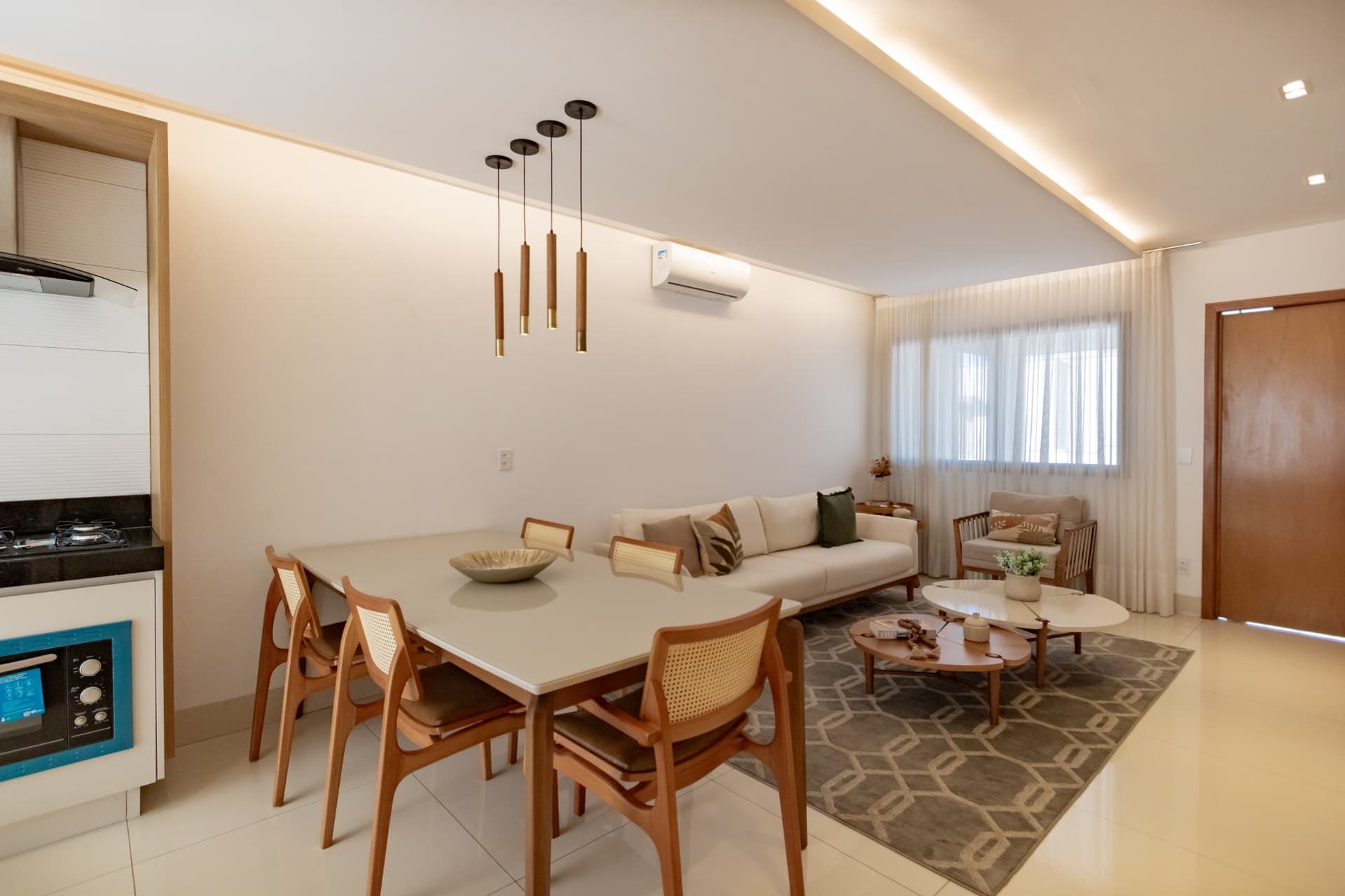 Sobrado Novo com 3 Suítes e 3 Vagas – R$ 898 Mil Alto Padrão com 3 Suítes 160 m² Aparecida Goiania