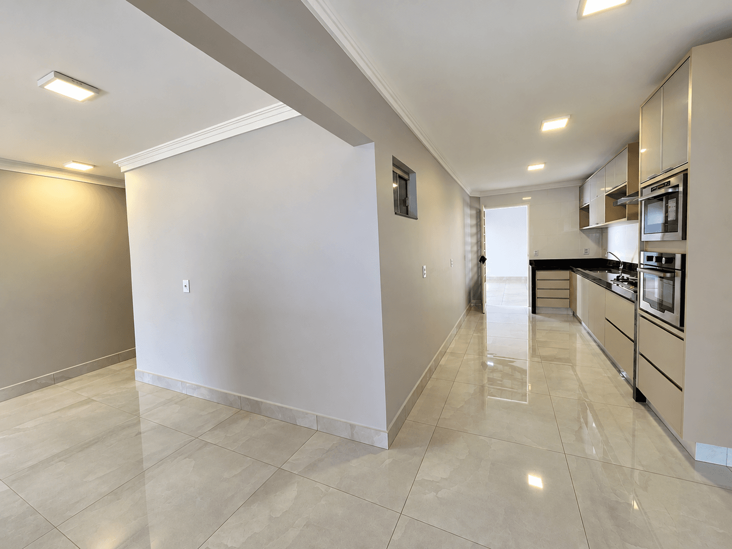 Casa Venda Parque Atheneu 260 m² 3 Quartos uma suíte, Sala, Area serviço, cozinha com armários- Goiania