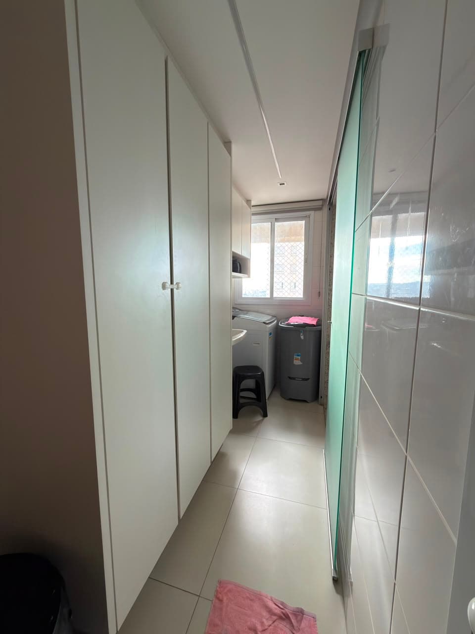 Apartamento 3 suítes 700m do Parque Vaca Brava