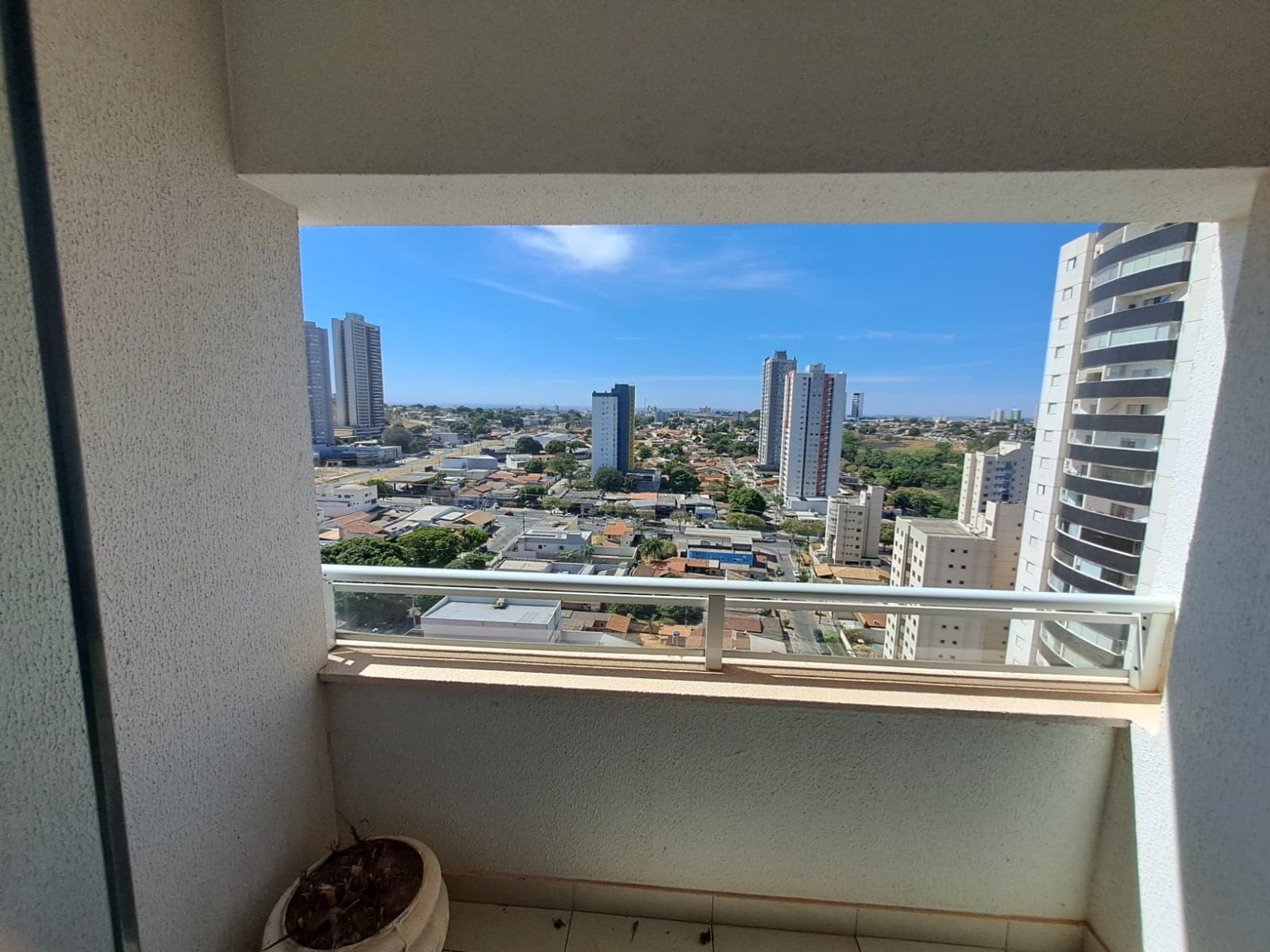 Apartamento à Venda no Home Serrinha, 2 Quarto Suíte, Andar Alto, Serrinha- Goiânia Go
