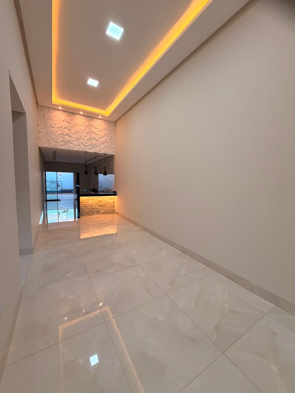 Baixou Casa Nova com 3 Quartos com Suítes, fino acabamento no Parque Industrial João Braz, área Gourmet, piscina