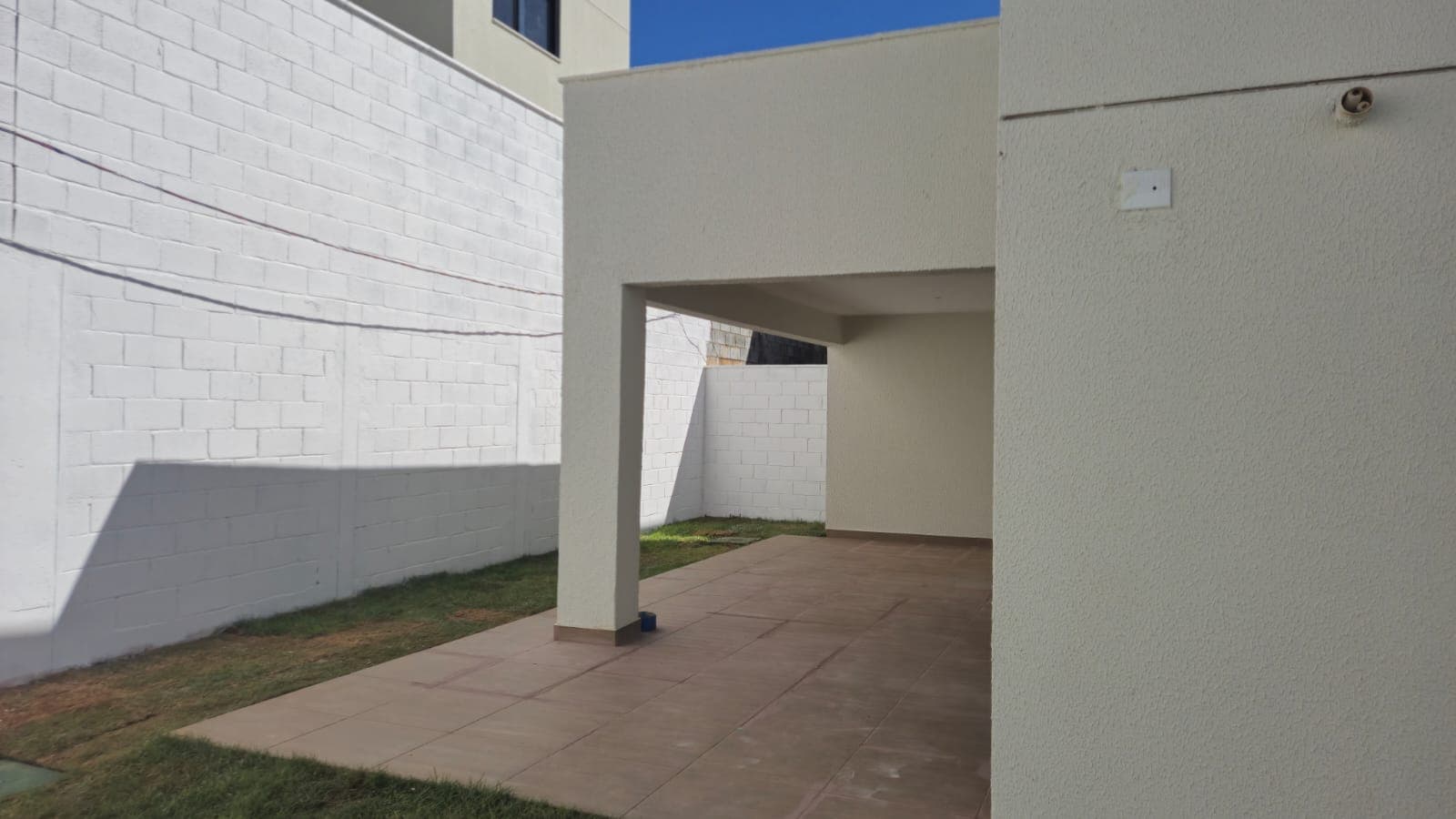 Casa 3/4 em condomínio fechado - 166m² - Jardins Marselhas