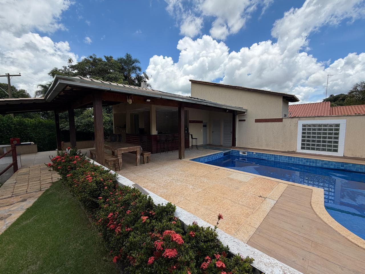 Casa em Condomínio à Venda em Cond chácaras 2 Quartos com piscina Terreno 1.685m² , Fogão a Lenha
