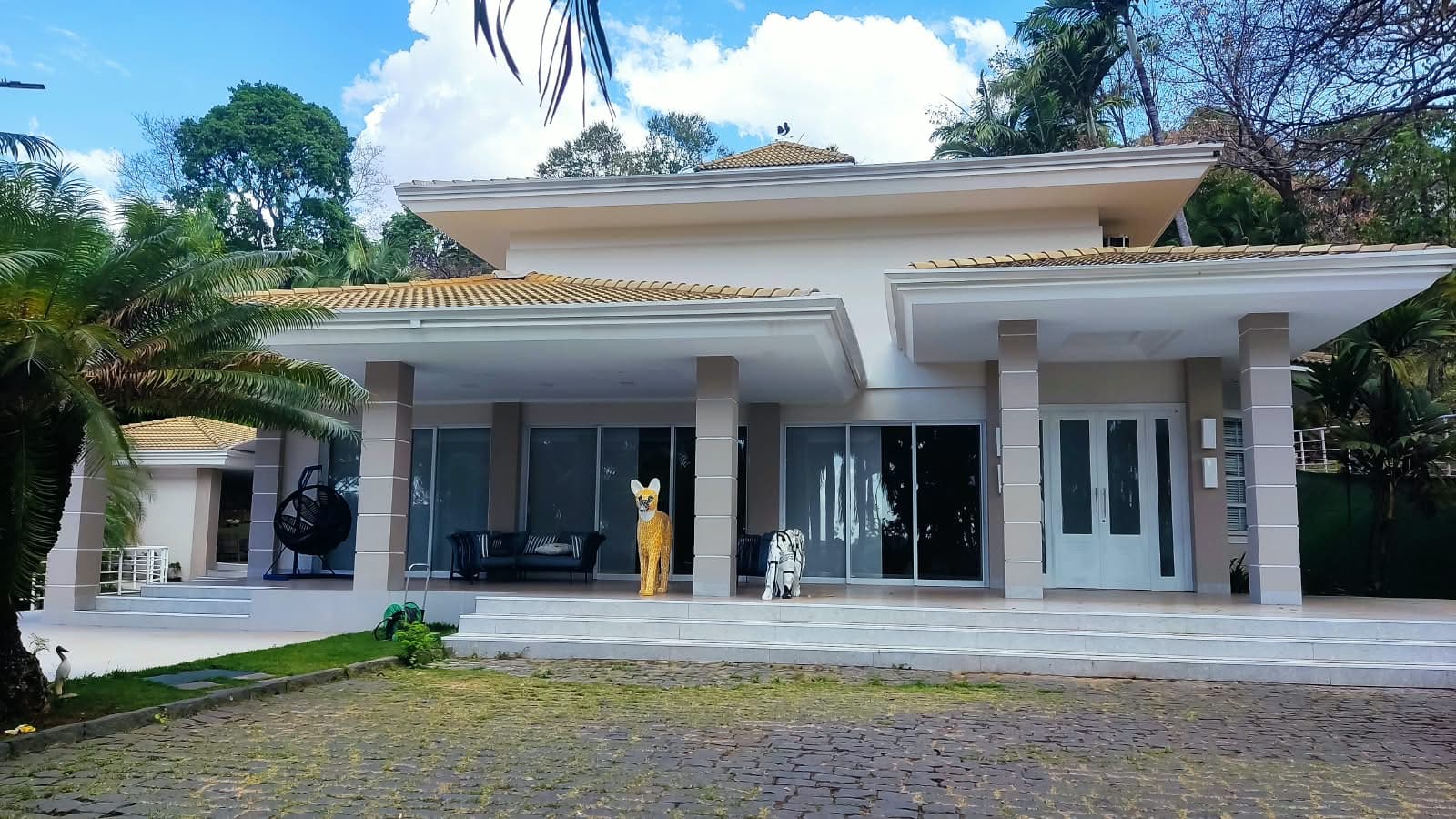 Casa Sobrado no Aldeia do Vale com Elevador Particular