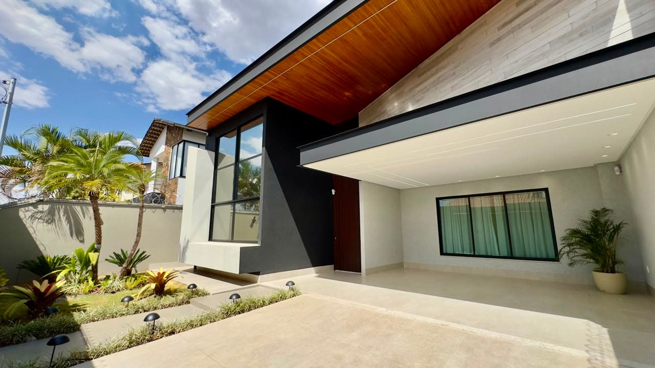 CASA DE LUXO TÉRREA À VENDA | GOIÂNIA 2