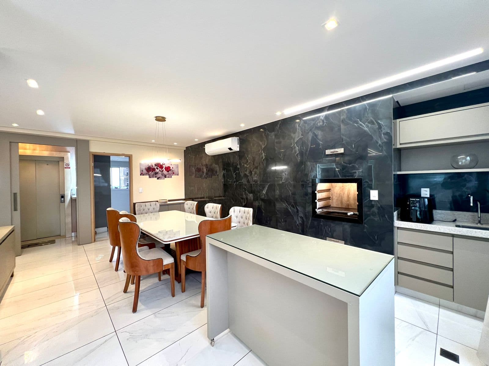 Apartamento 4 suítes plenas no Setor Jardim Goiás