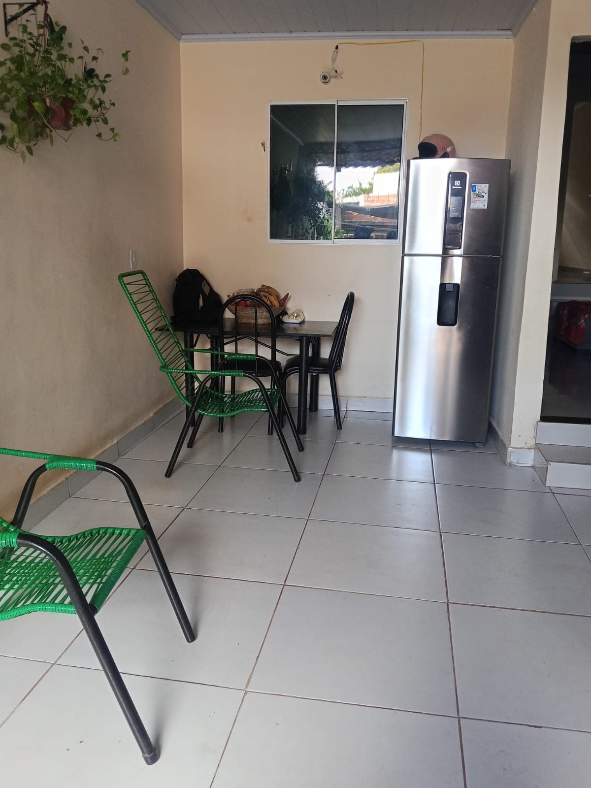 Casa térrea 3Q sendo 1S