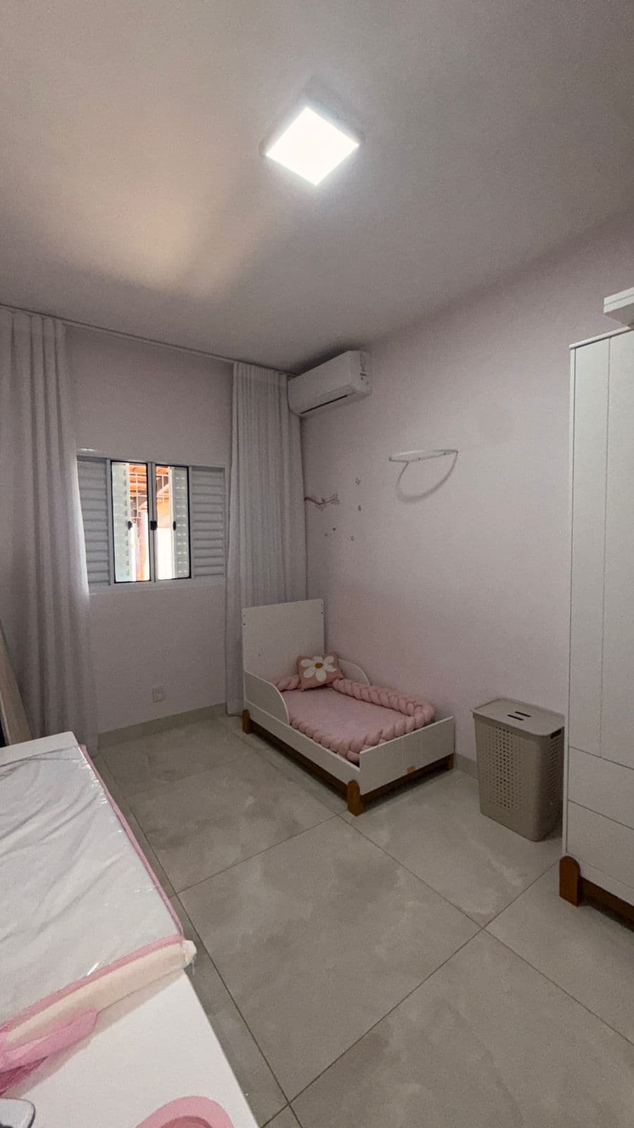 Casa térrea 4/4 lote de 600m2