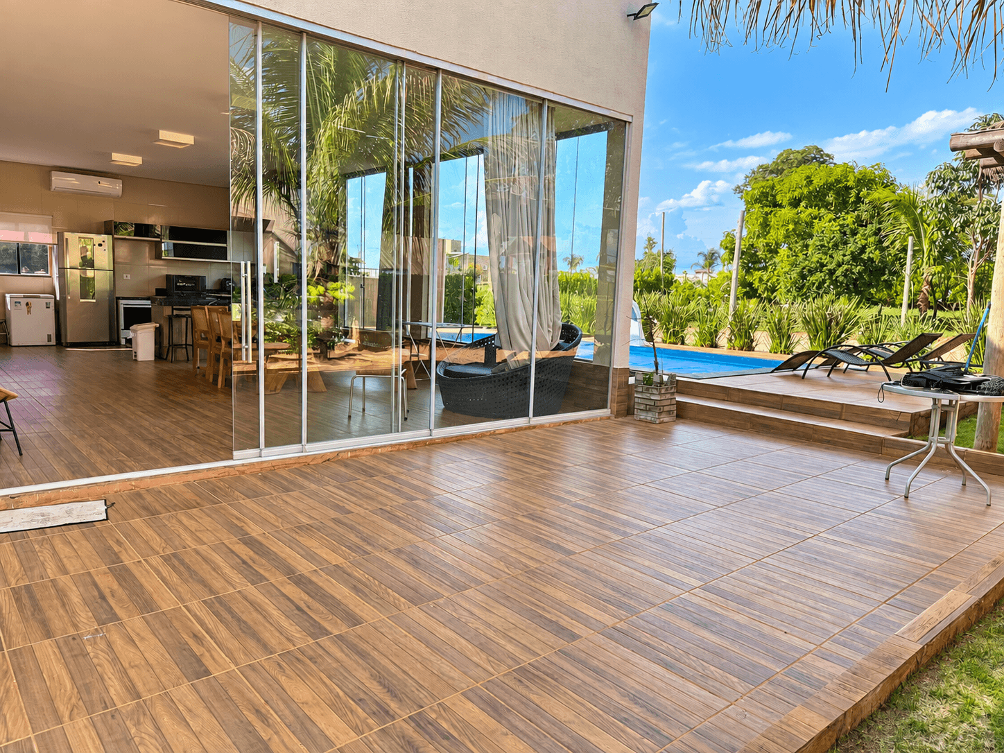 CHÁCARA NO TERRA SANTA COM PISCINA E BEACH TENNIS 1050m² TRINDADE-GO