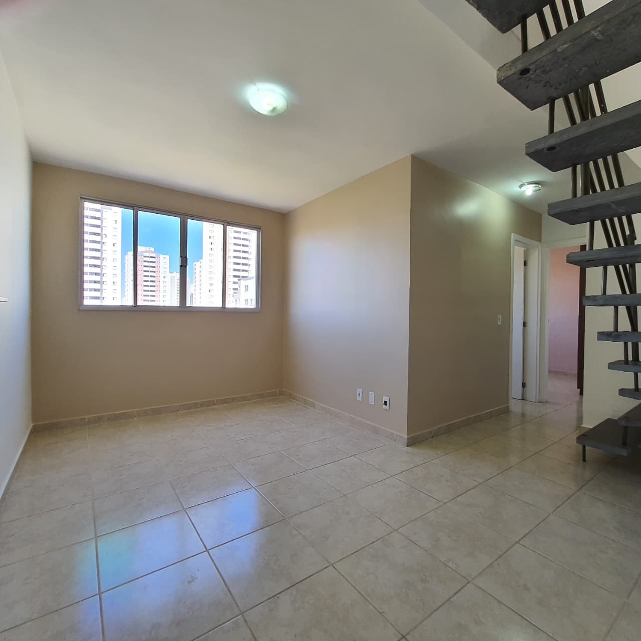 2/4, 113 m2, Ed Village Araguaia, Negrão de Lima