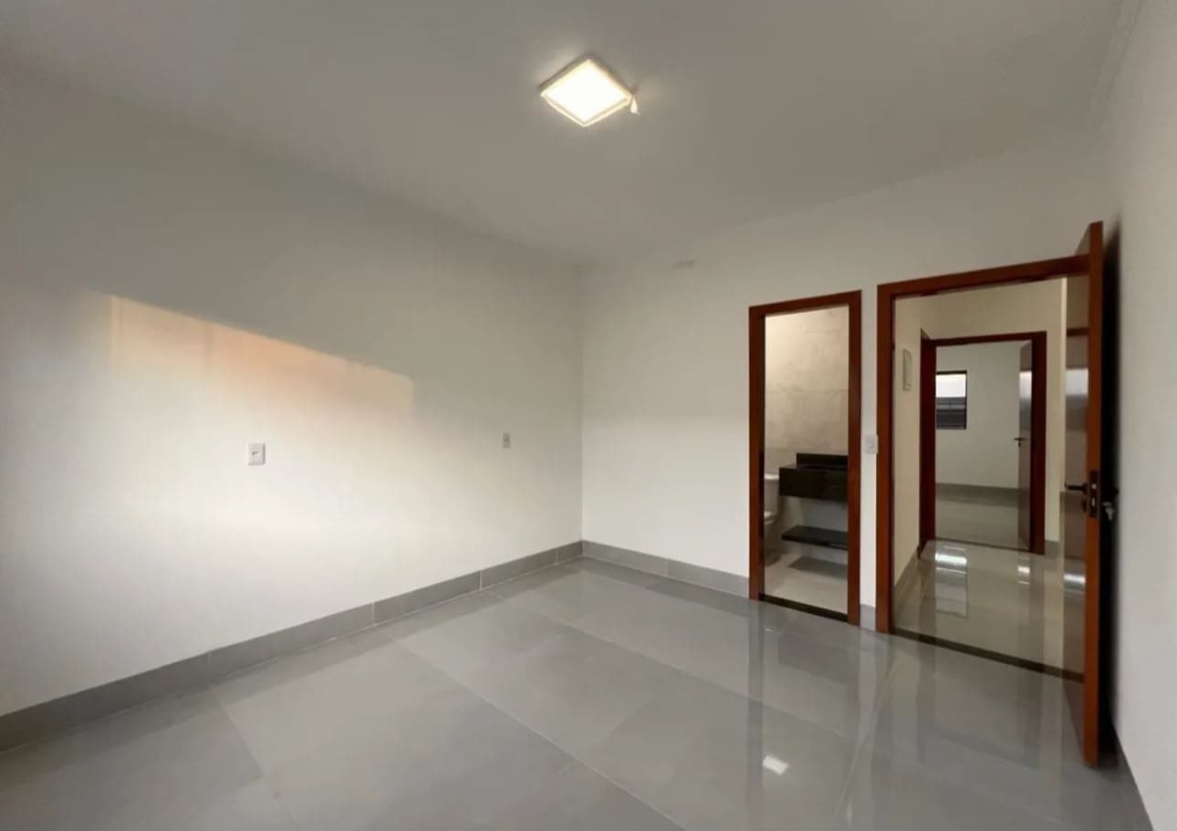 Casa à Venda no Setor Cidade Satélite – 5 minutos do Buriti Shopping