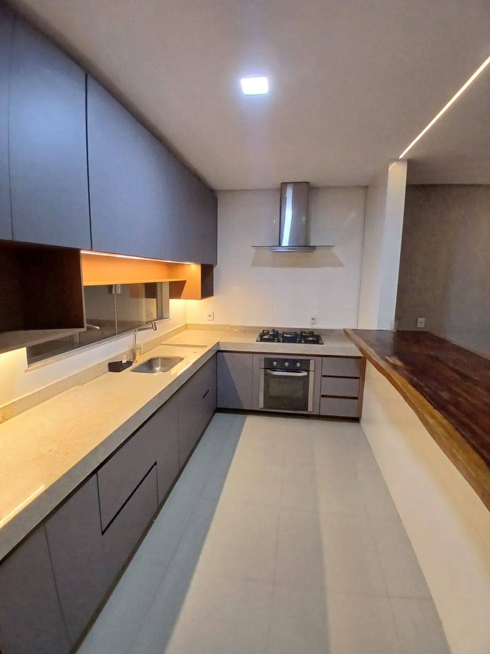 Casa 3 Quartos no Setor Três Marias, Próxima à Avenida Perimetral Norte, Goiânia