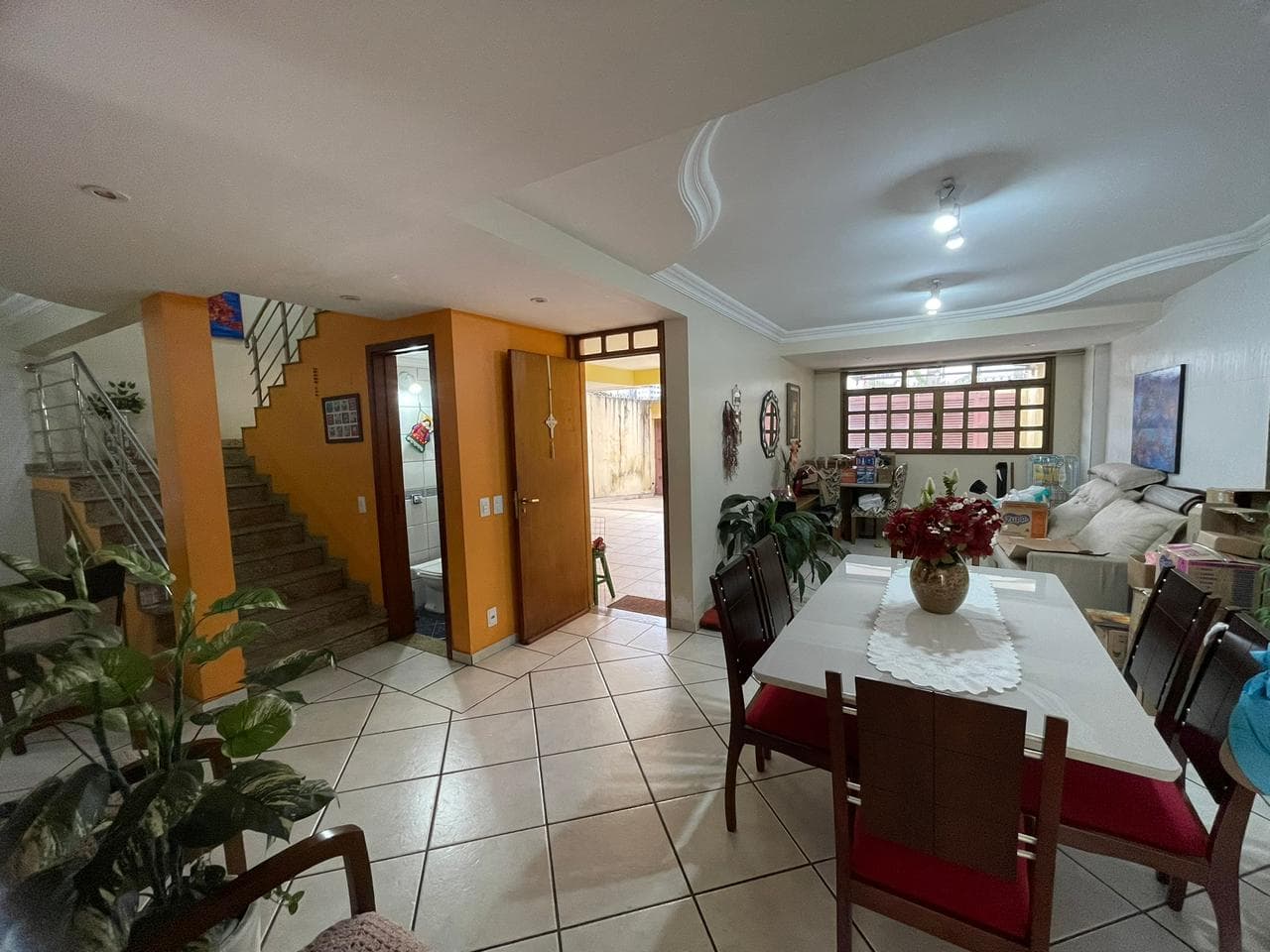Sobrado com 4 Quartos à venda, 202m² - Setor Nova Suíça