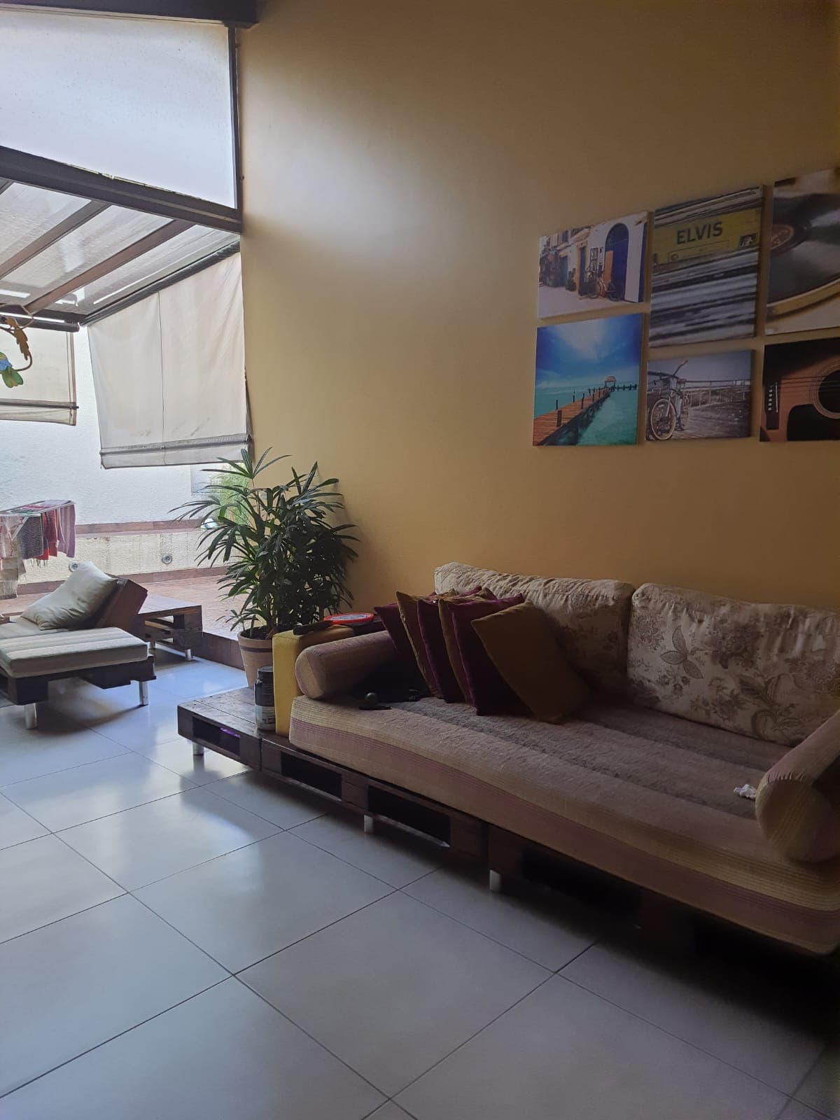 Casa venda Cond fechado 130M 3 Quartos uma suite, completo armários próx Santa Genoveva
