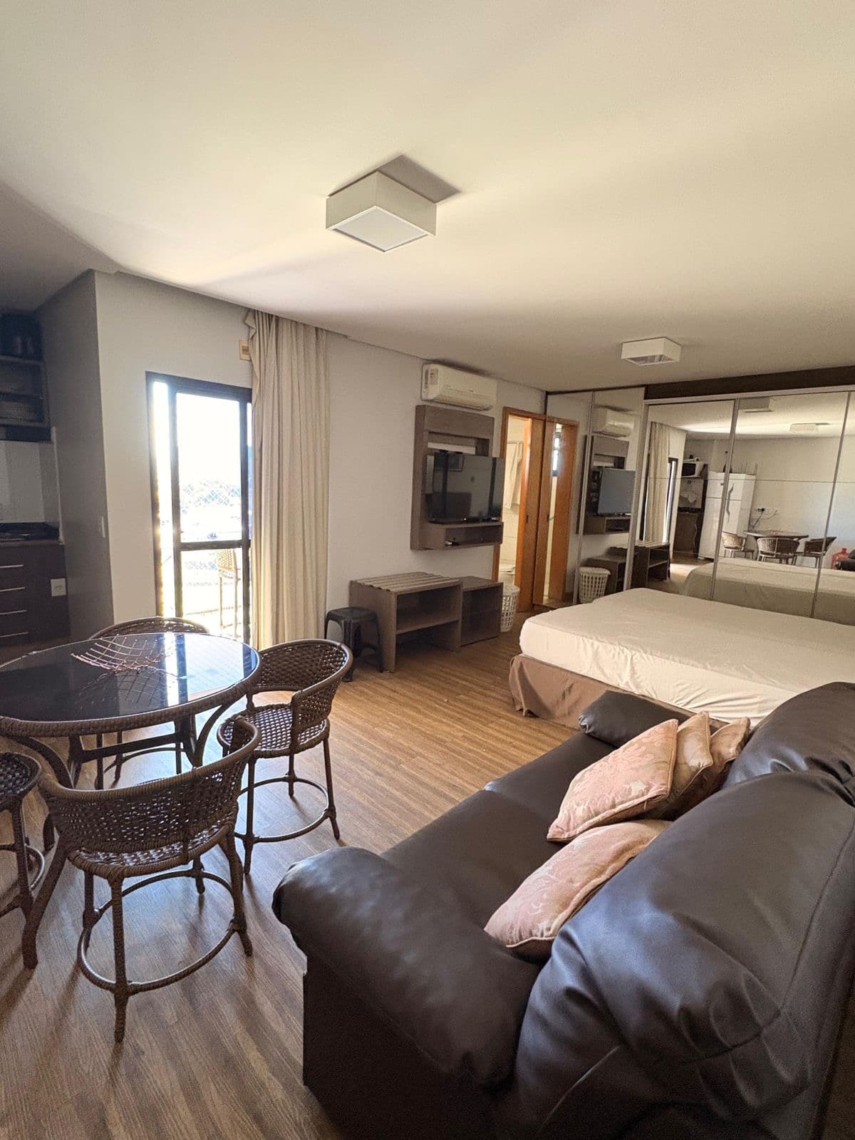 Apartamento em frente ao Hospital Hugo no Setor Pedro Ludovico!