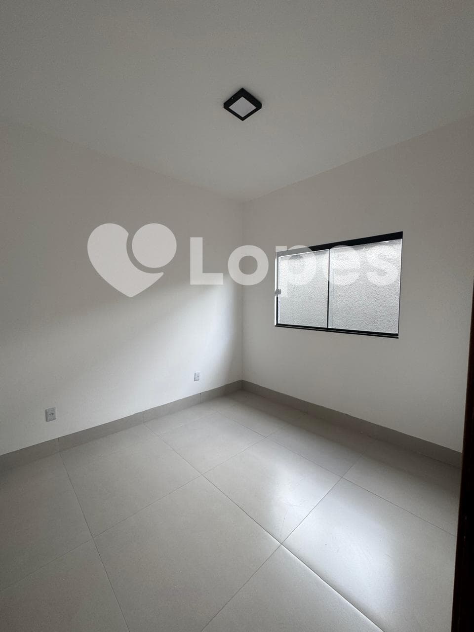 Casa 3 Quartos à Venda no Jardim Tropical – Próximo ao Portal Sul Shopping
