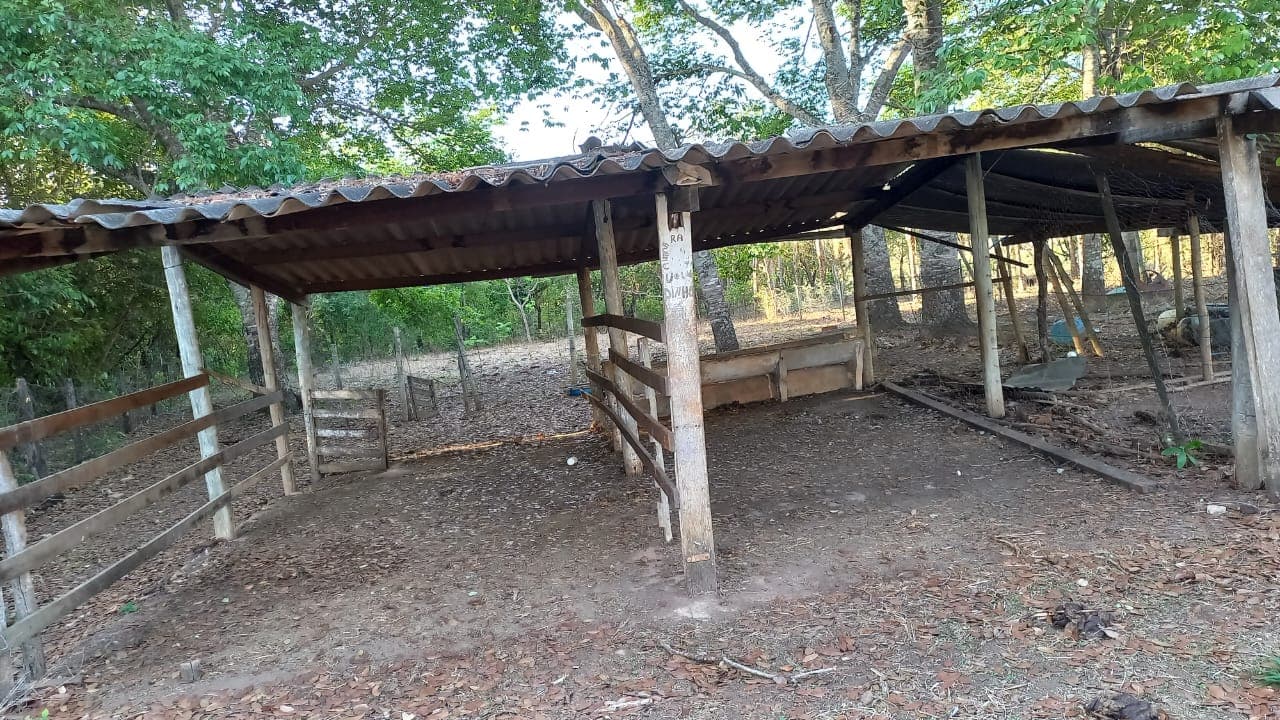 Chácara de 21.000 m² na GO-020, em Bela Vista de Goiás | 2 Casas, Piscina, Campo e Área Rural Completa
