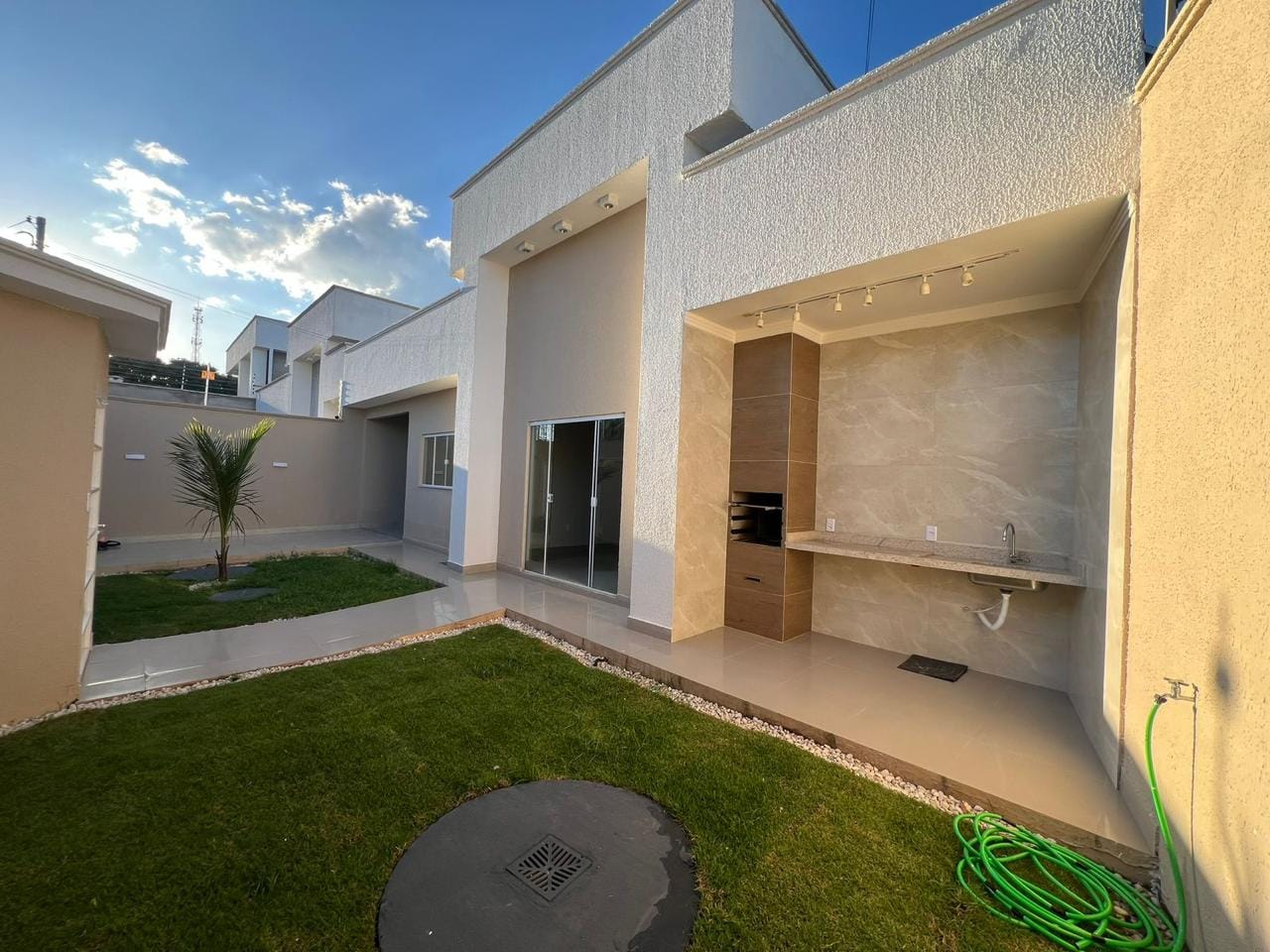 Casa Buriti Sereno - Aparecida R$370.000 Casa linda toda reformada e pronta para morar no Buriti Sereno