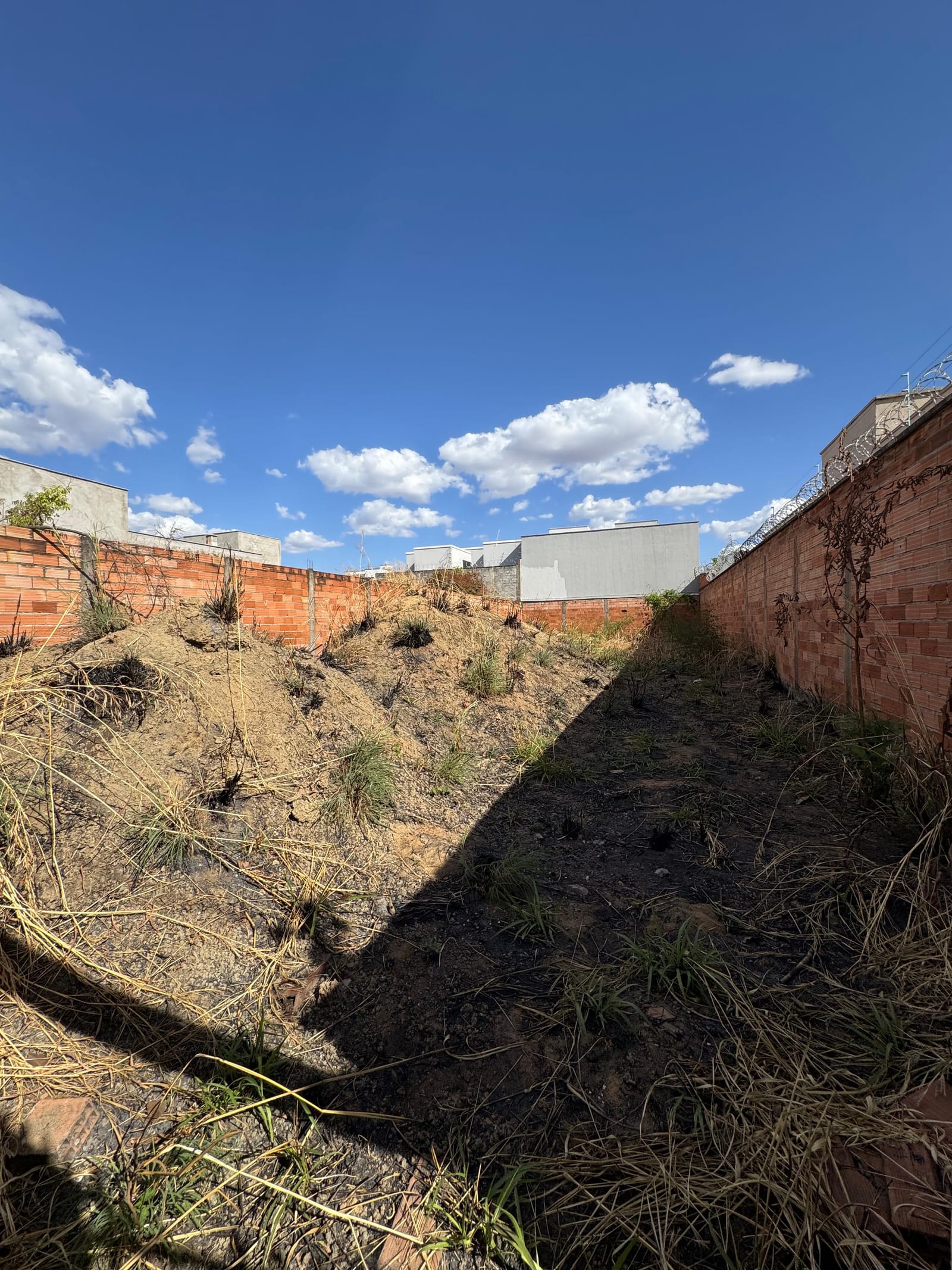 Lote plano, Setor Três Marias, atrás do Atacadão Costa (Anel Viário).