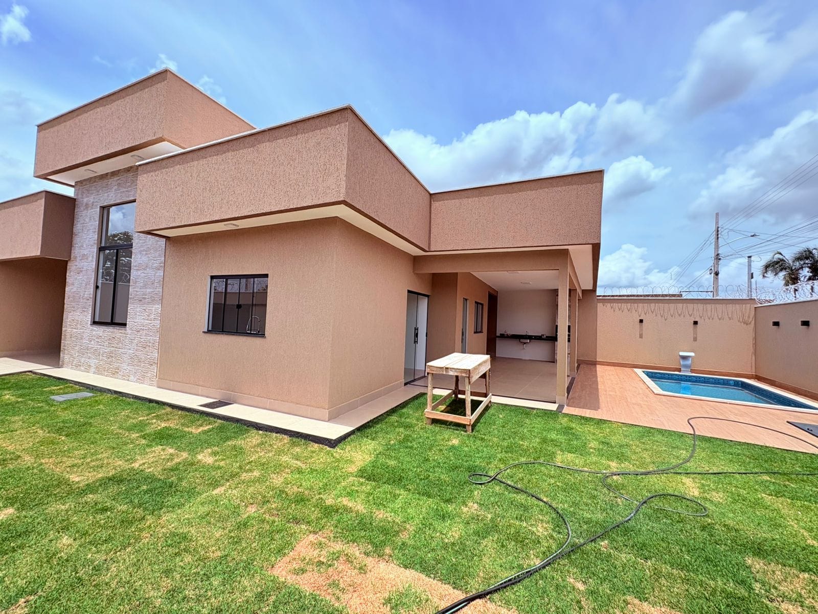🏡 Casa com piscina no Setor Satélite São Luiz