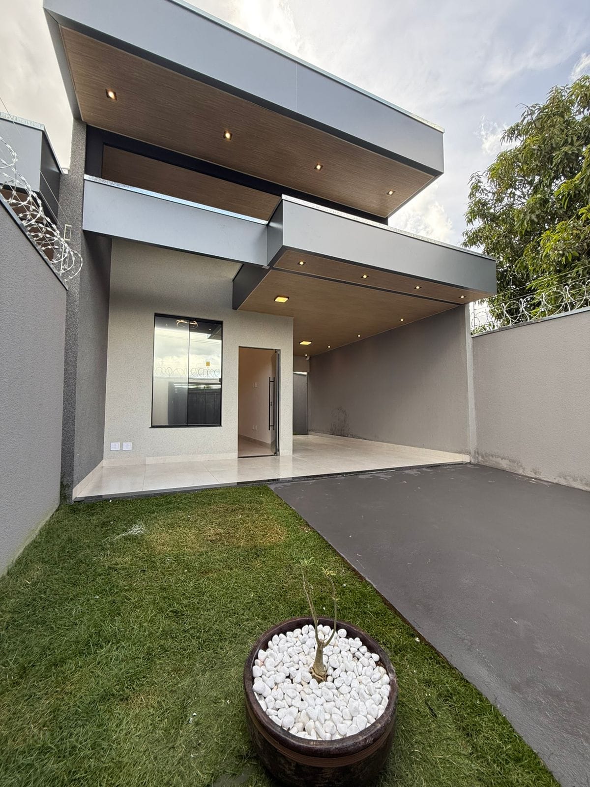 🏡 Casa Moderna à Venda – Parque Trindade I | Aparecida de Goiânia