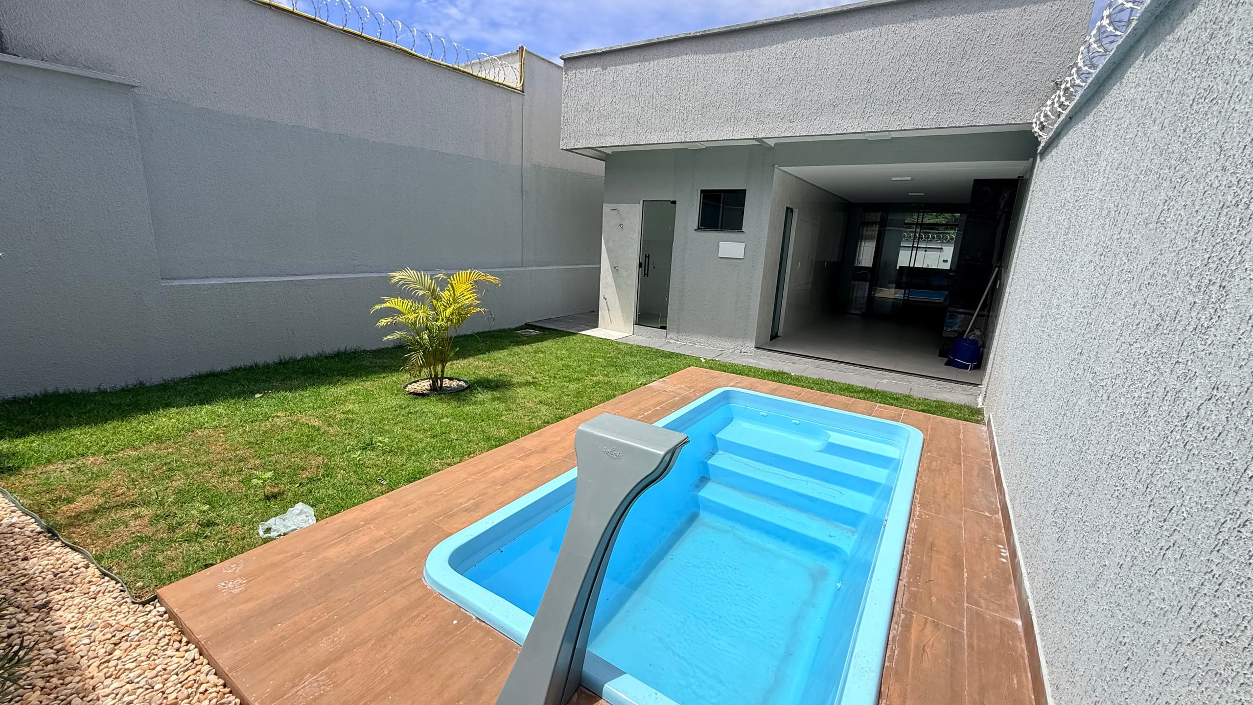 Casa 3Q 1 Suite Str. Helvecia AP. de Goiânia