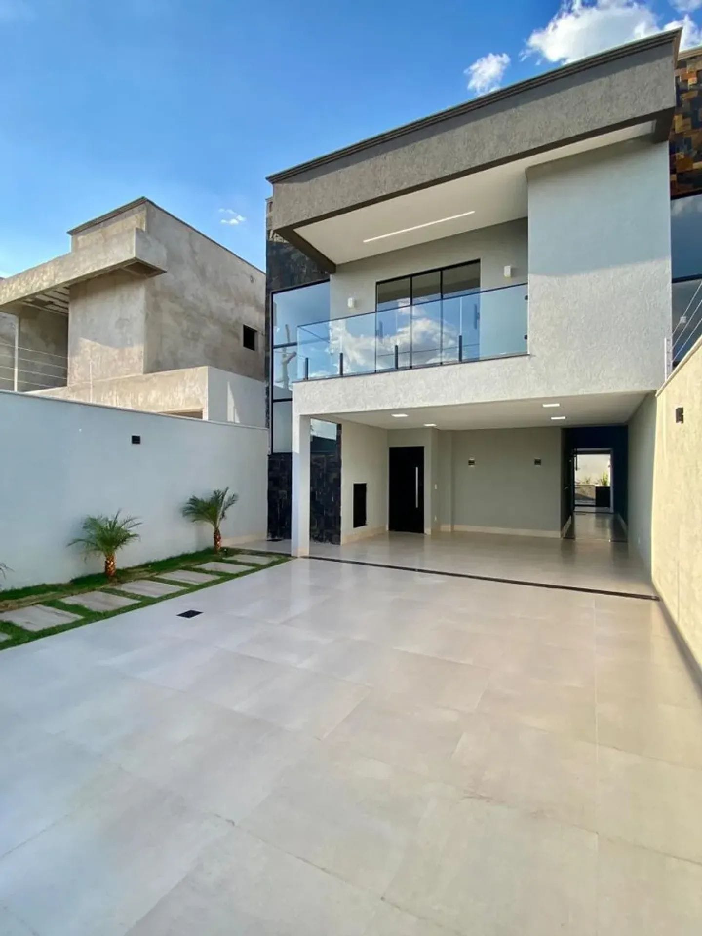 Sobrado para venda com 217 metros quadrados com 4 quartos