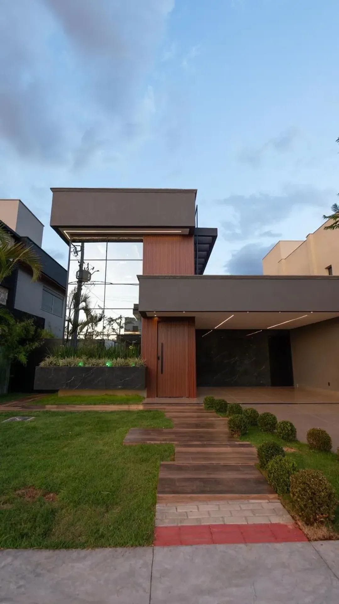 Imóvel 3 suítes - Cond. Parqville Jacarandá