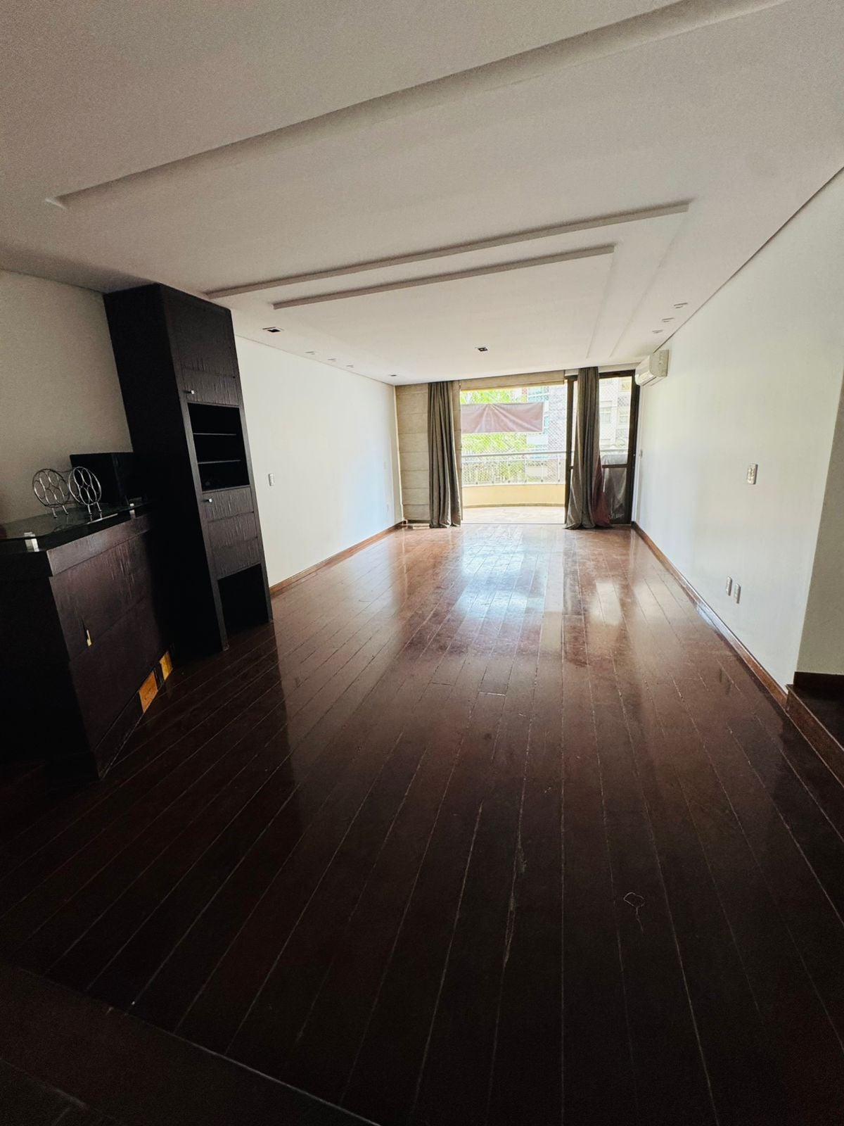 APARTAMENTO 248 1 POR ANDAR SETOR BUENO