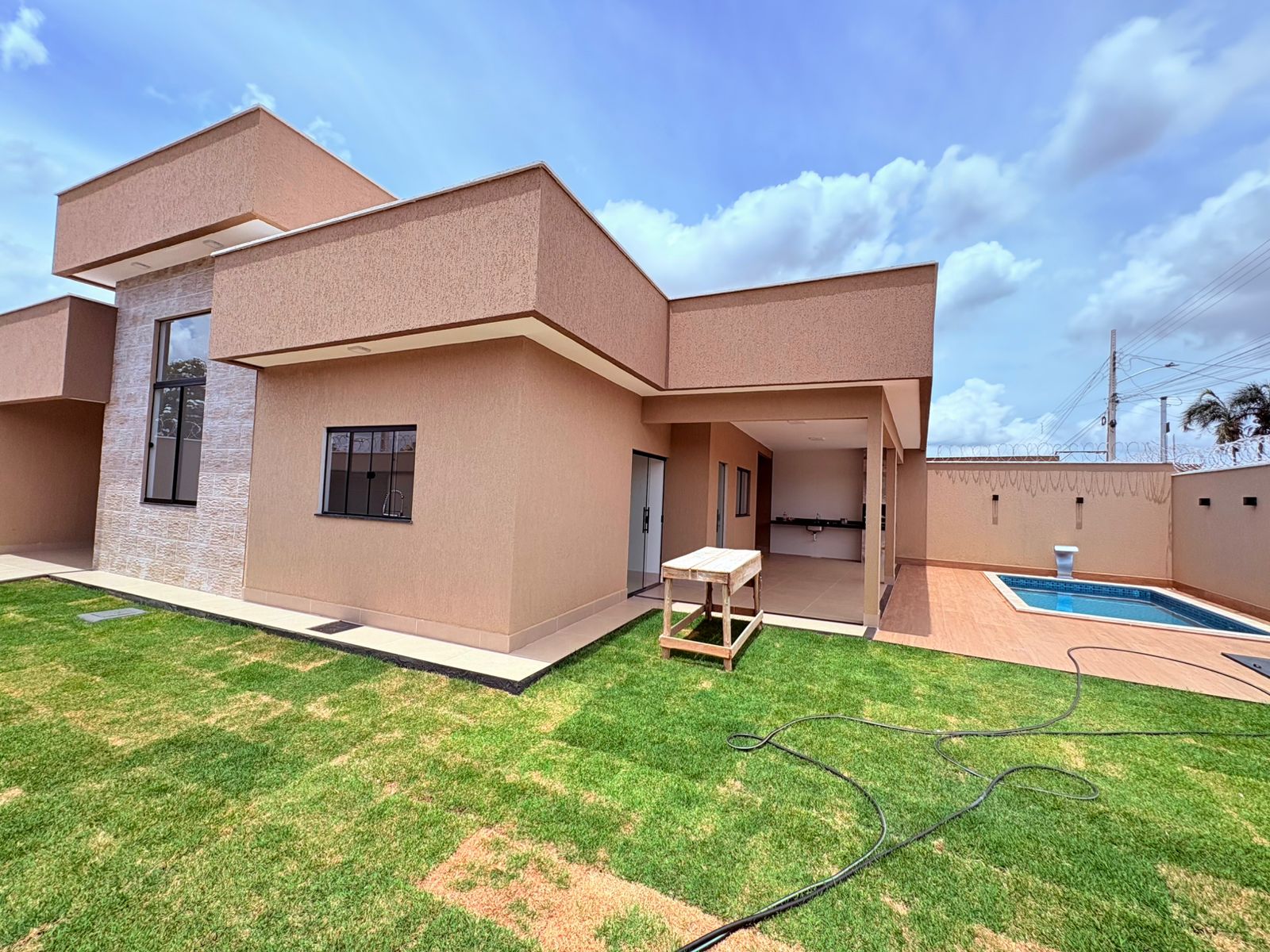 🏡 Casa com piscina no Setor Satélite São Luiz