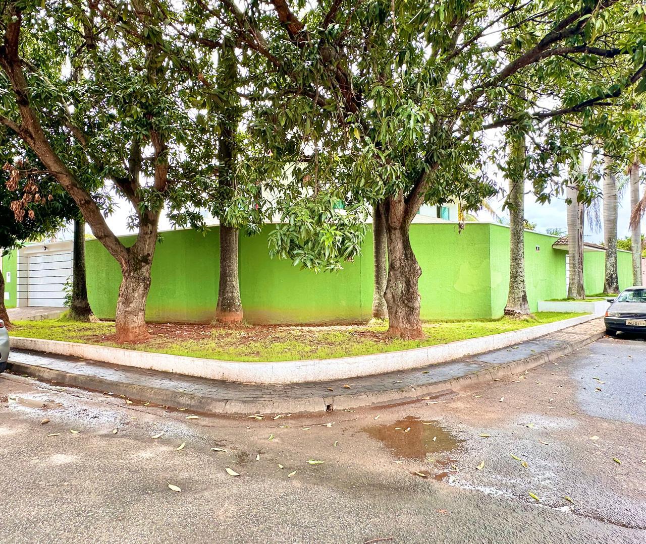 SOBRADO DE ESQUINA DE 5 QUARTOS NO SANTA GENOVEVA