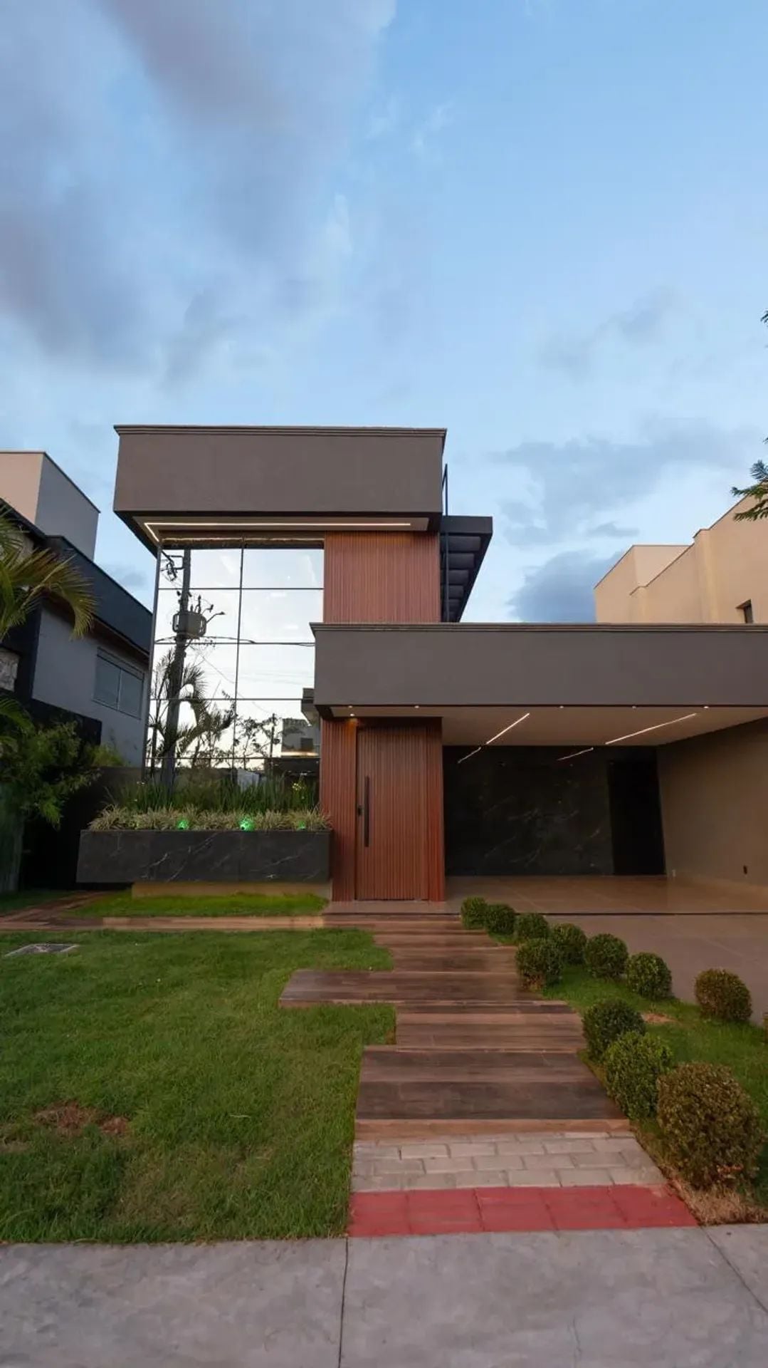 Imóvel 3 suítes - Cond. Parqville Jacarandá