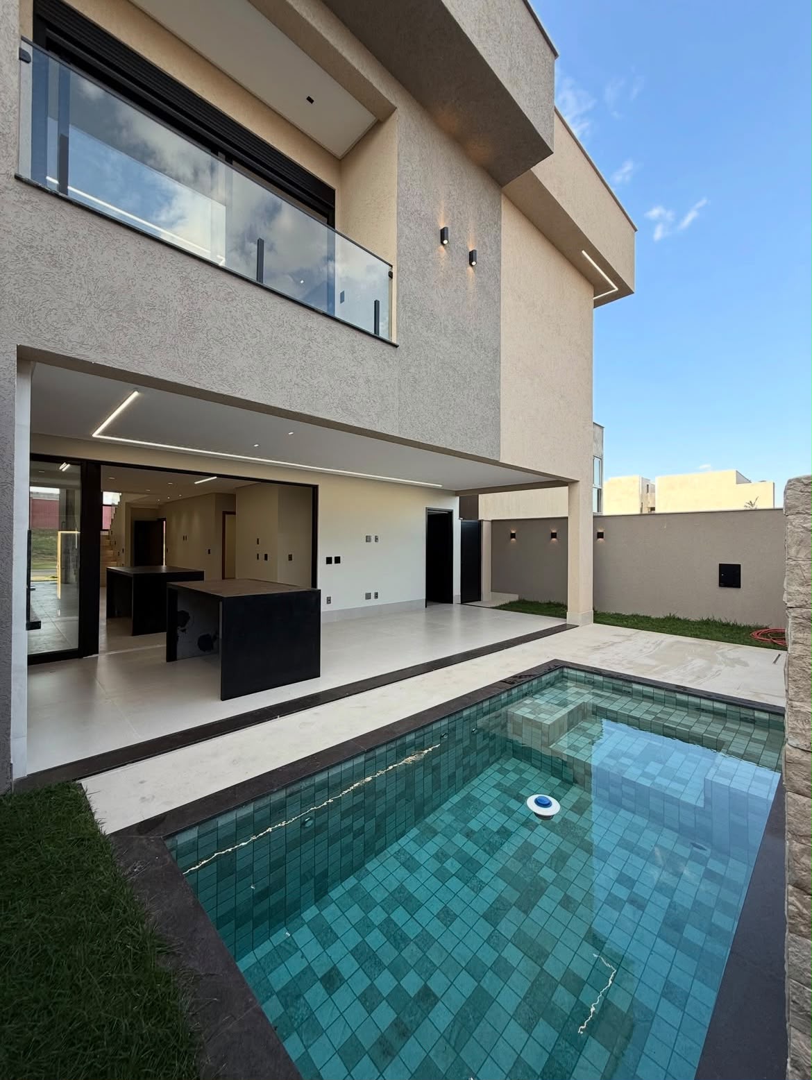 🏡 **SOBRADO DE ALTO PADRÃO | JARDINS SEVILHA**