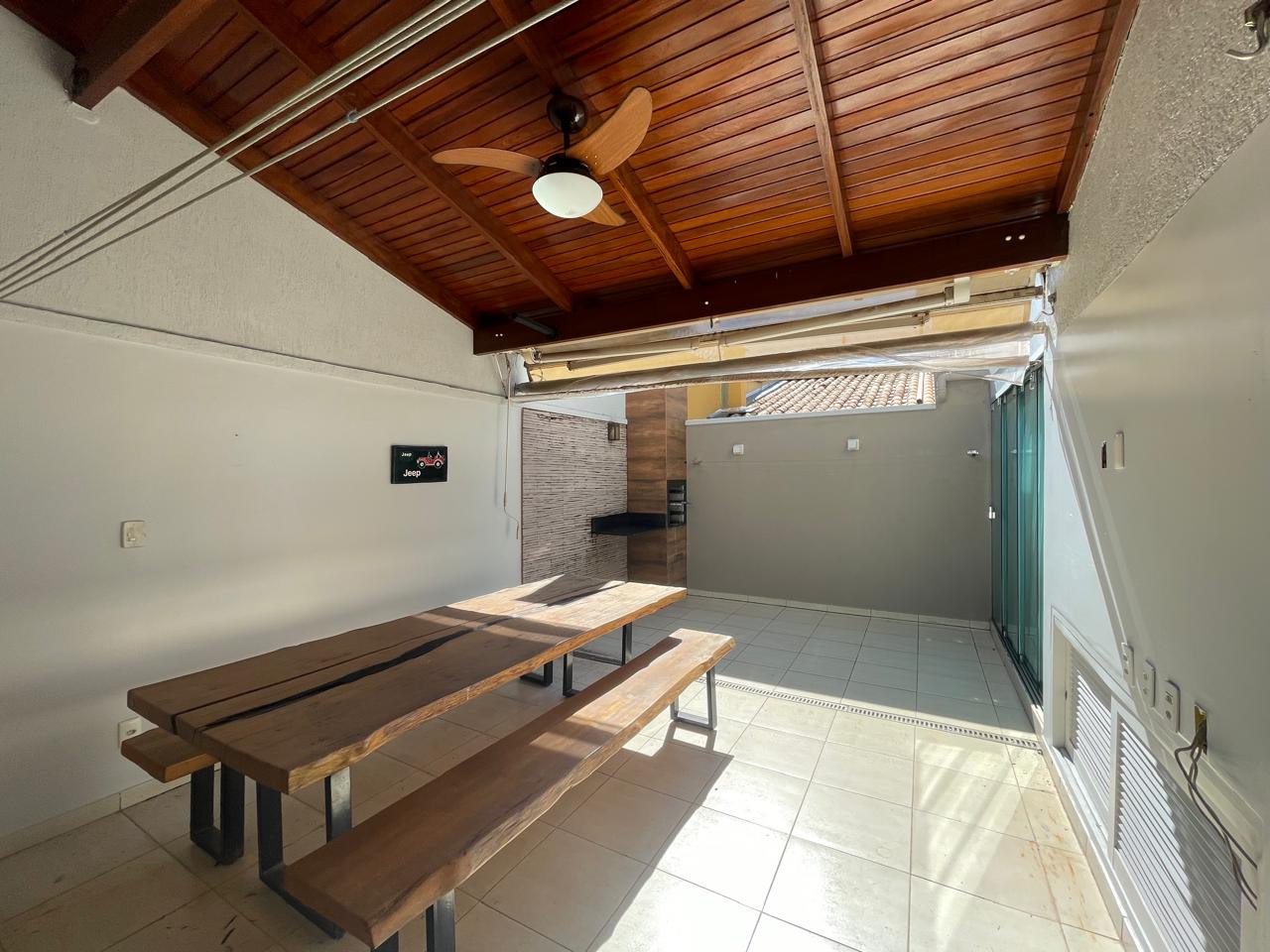 Sobrado em Condomínio Fechado  145m², Sobrado 3 Quartos com Suíte, Condomínio Fechado