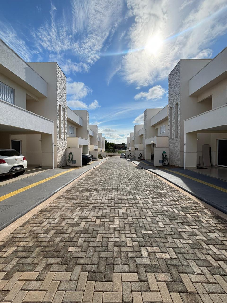 Sobrado em Condomínio Fechado- Próximo à avenida Rio Verde - Bairro Cardoso