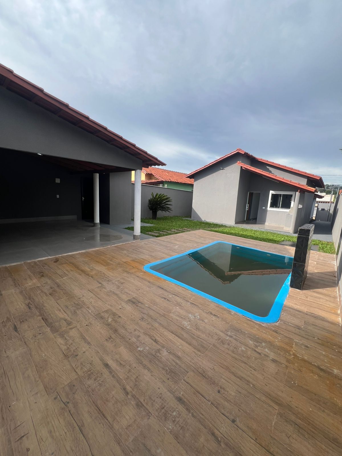 Casa sozinha no lote toda reformada  Jardim Imperial II - Trindade/GO